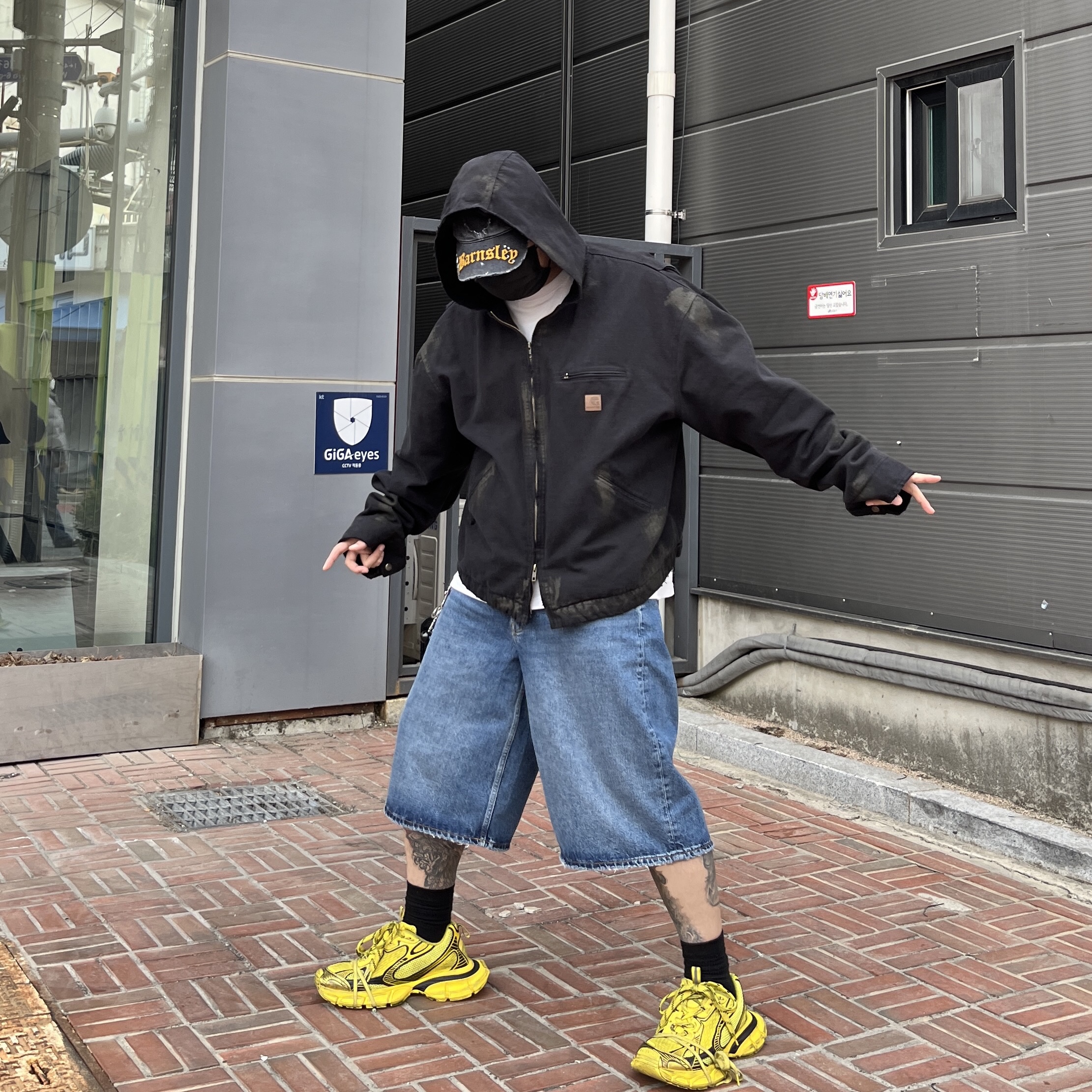 Balenciaga 3XL Sneakers Yellow Black, Zara x Rhuigi Baggy Jeans Medium Blue 착용 스타일 - 2
