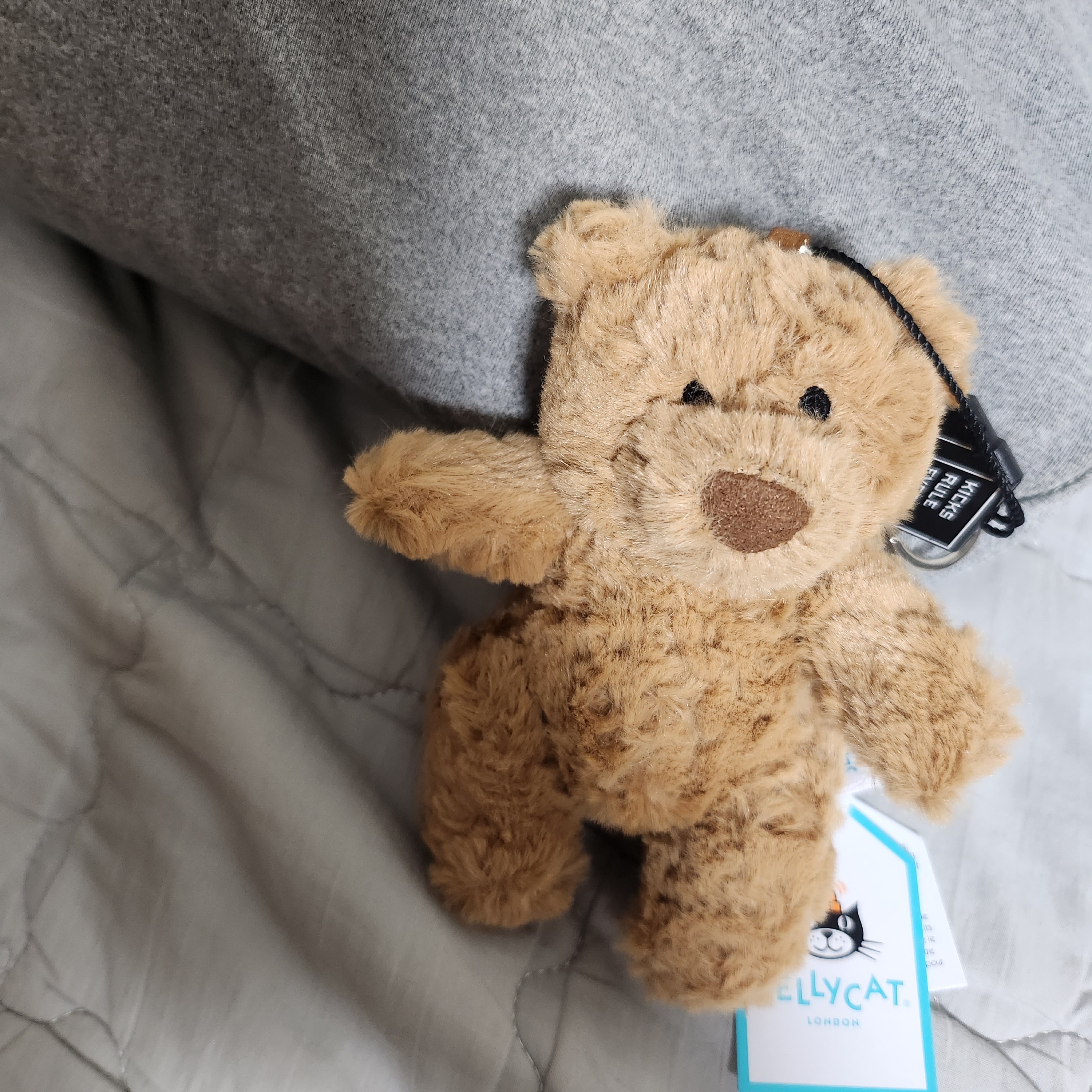 Jellycat Bartholomew Bear Bag Charm Brown 착용 스타일