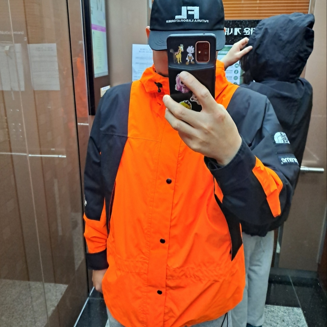 Supreme x The North Face Mountain Light Jacket Orange - 16FW 착용 스타일