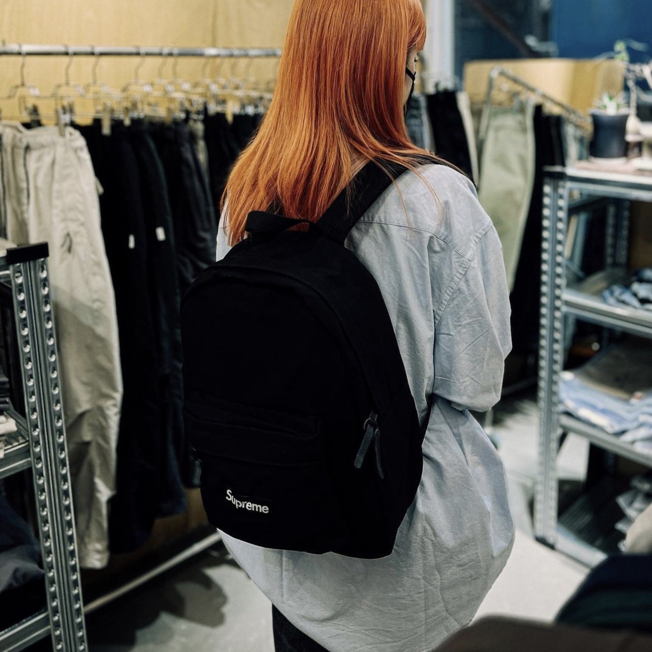 Supreme Canvas Backpack Black, Supreme Canvas Backpack White 착용 스타일 - 3
