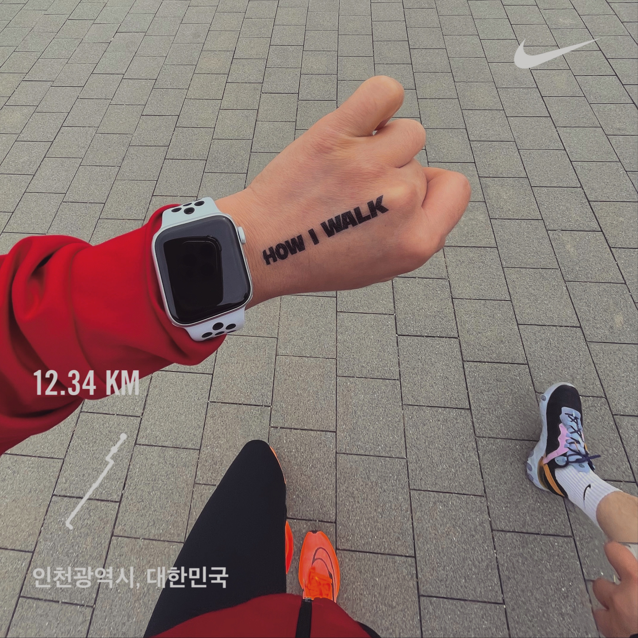 Apple Watch Nike SE 40mm GPS Silver Aluminum Case with Nike Sport Band USB C Pure Platinum Black (Korean Ver.) 착용 스타일