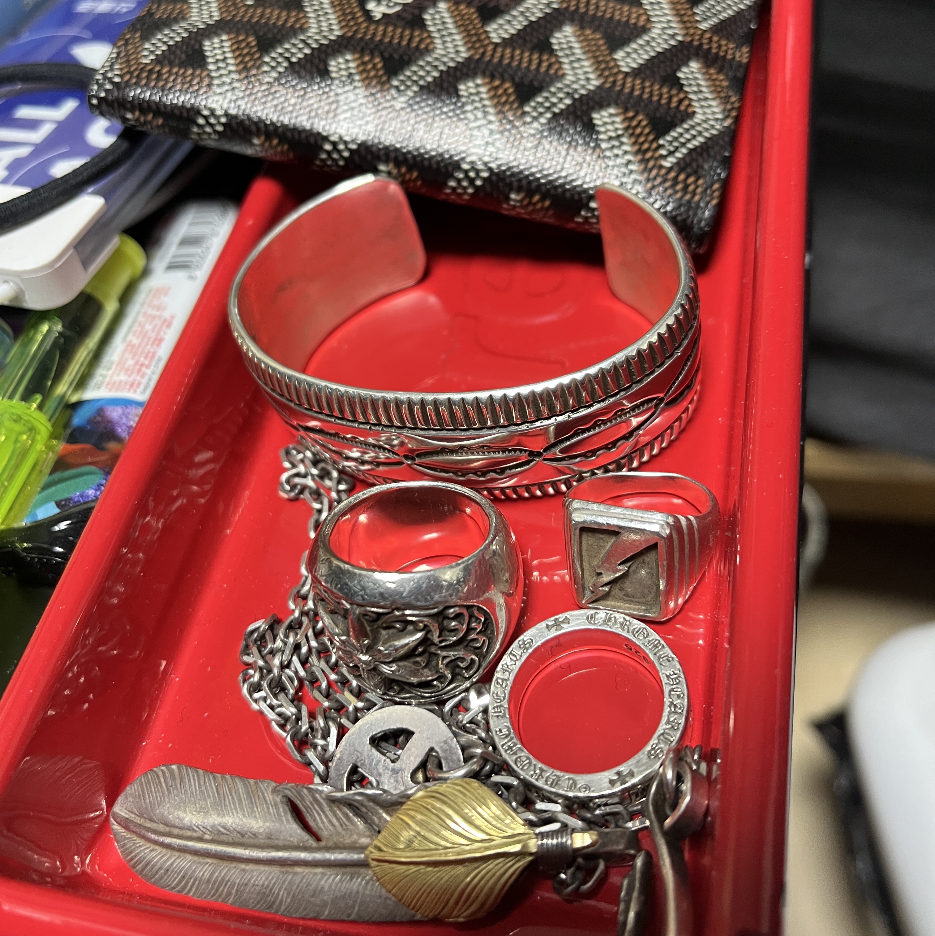 Supreme x Dulton Tray Red - 23SS 착용 스타일