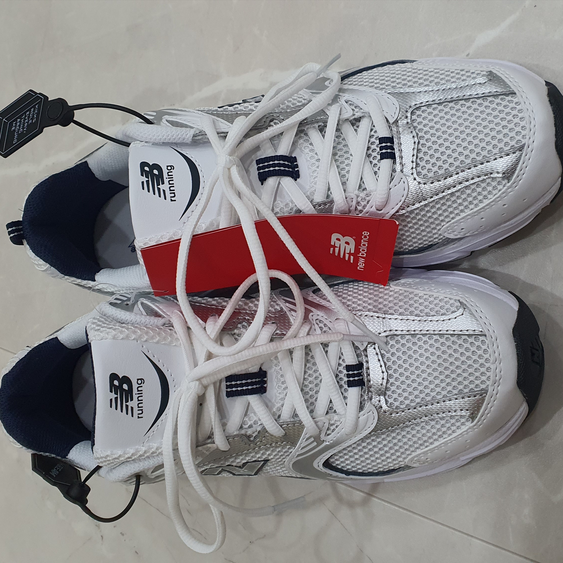 New Balance 530 White 착용 스타일 - 3