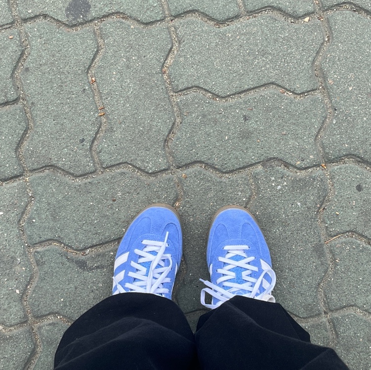 (W) Adidas Gazelle Indoor Blue Fusion Cloud White 착용 스타일 - 1