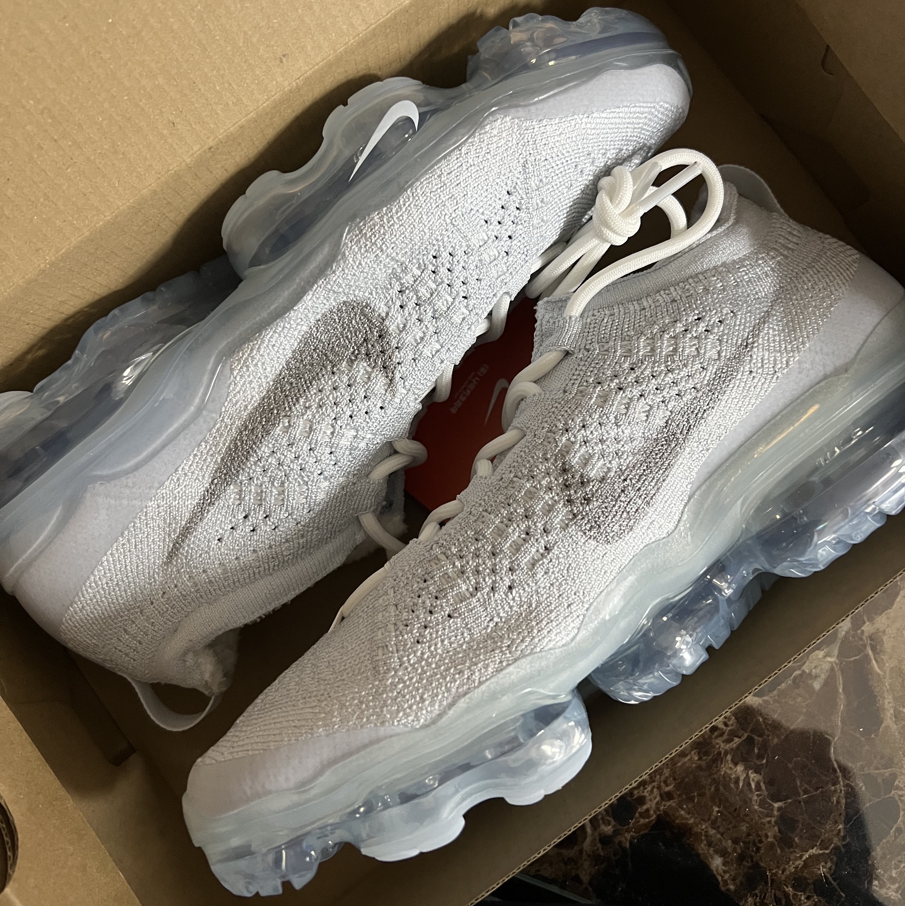 Nike Air VaporMax 2023 Flyknit Pure Platinum 착용 스타일 - 2
