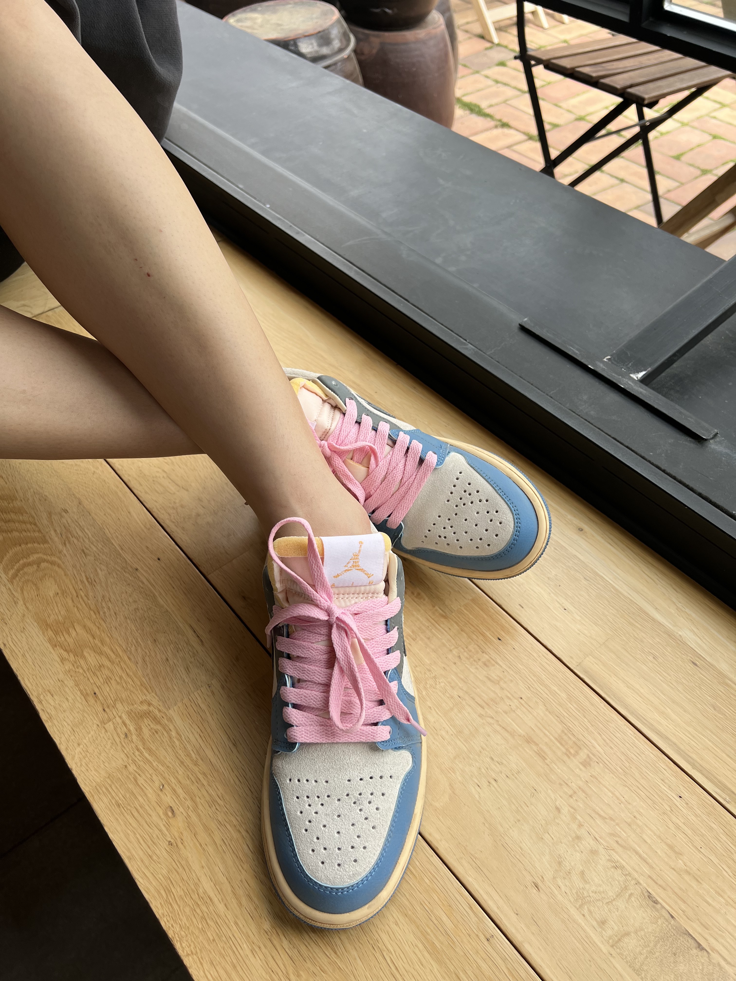 Jordan 1 Low SE Tokyo 96 착용 스타일 - 2
