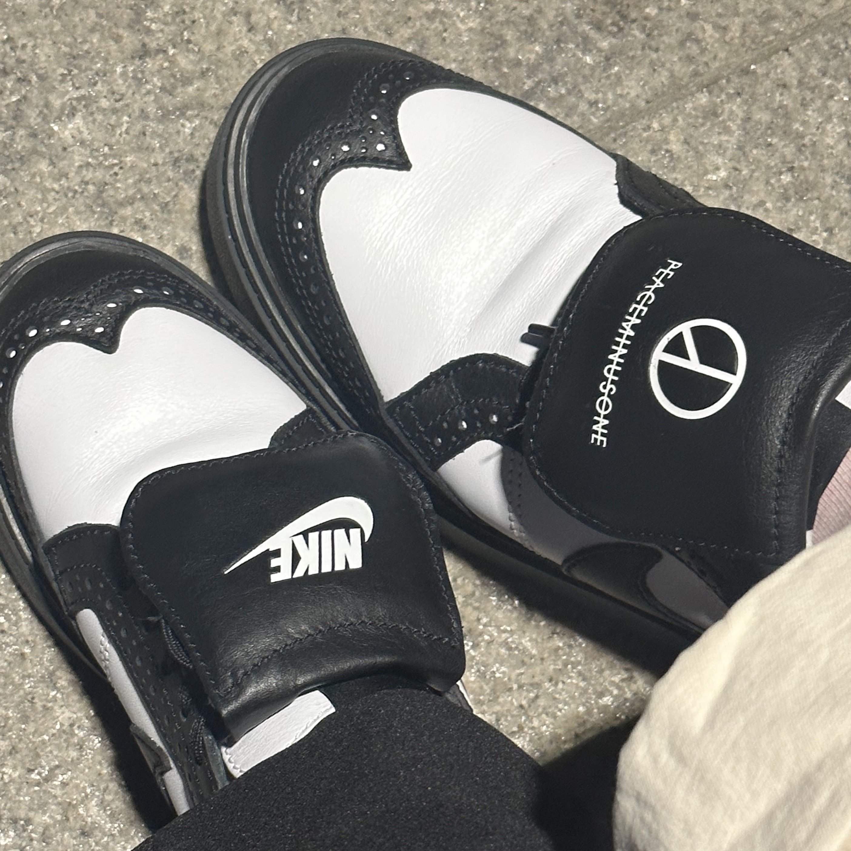 Nike x Peaceminusone Kwondo1 Black and White 착용 스타일