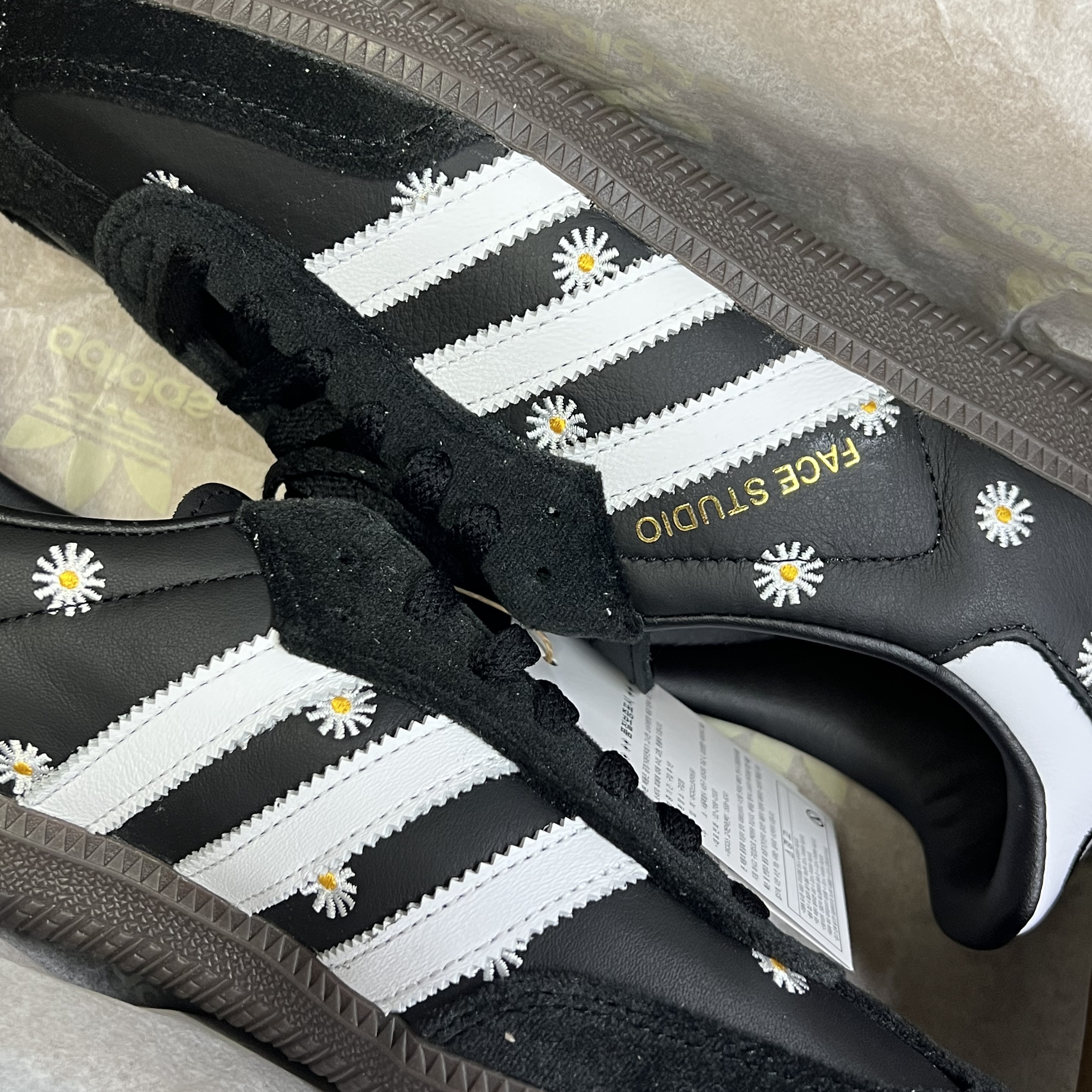 Adidas Gazelle 85 Blue Bird, Adidas Gazelle Indoor Core Black 착용 스타일 - 5