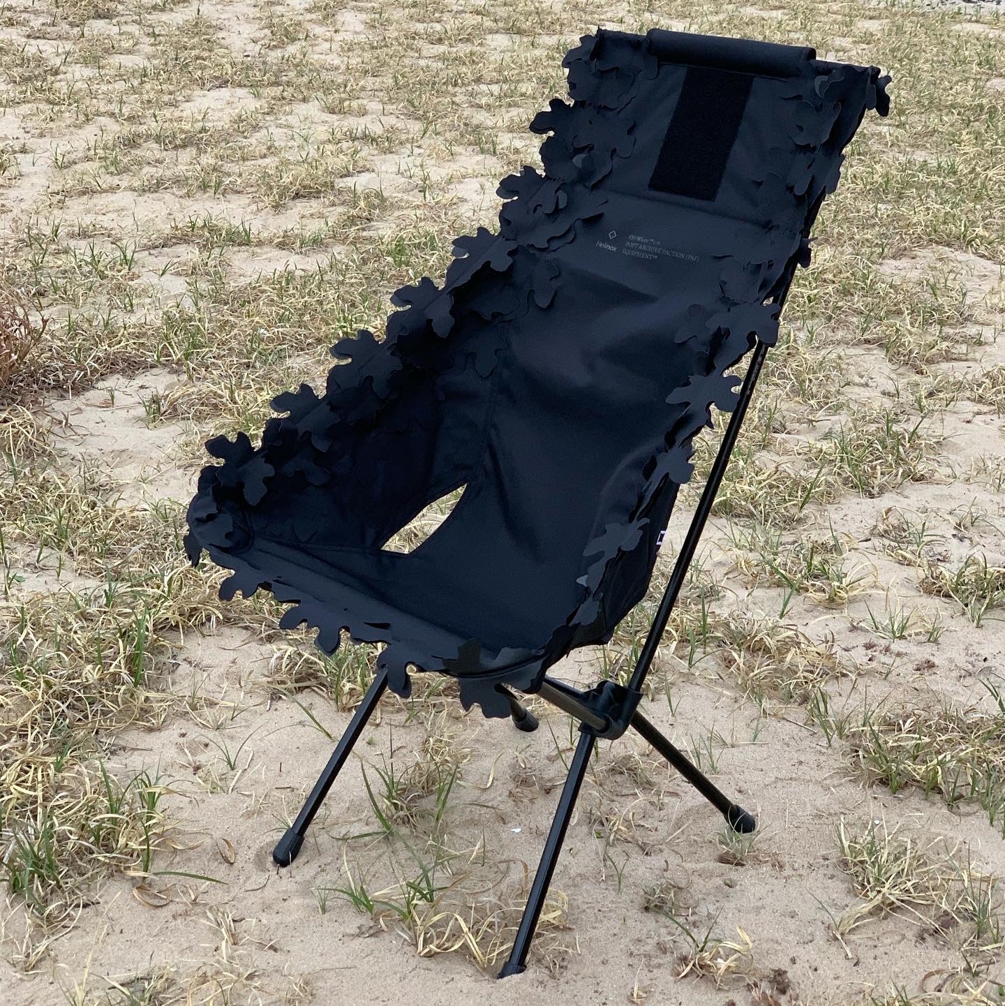 Helinox x Post Archive Faction x Off-White Equipment Tactical Sunset Chair Black, (W) Nike Air VaporMax 97 Black Reflect 착용 스타일 - 3