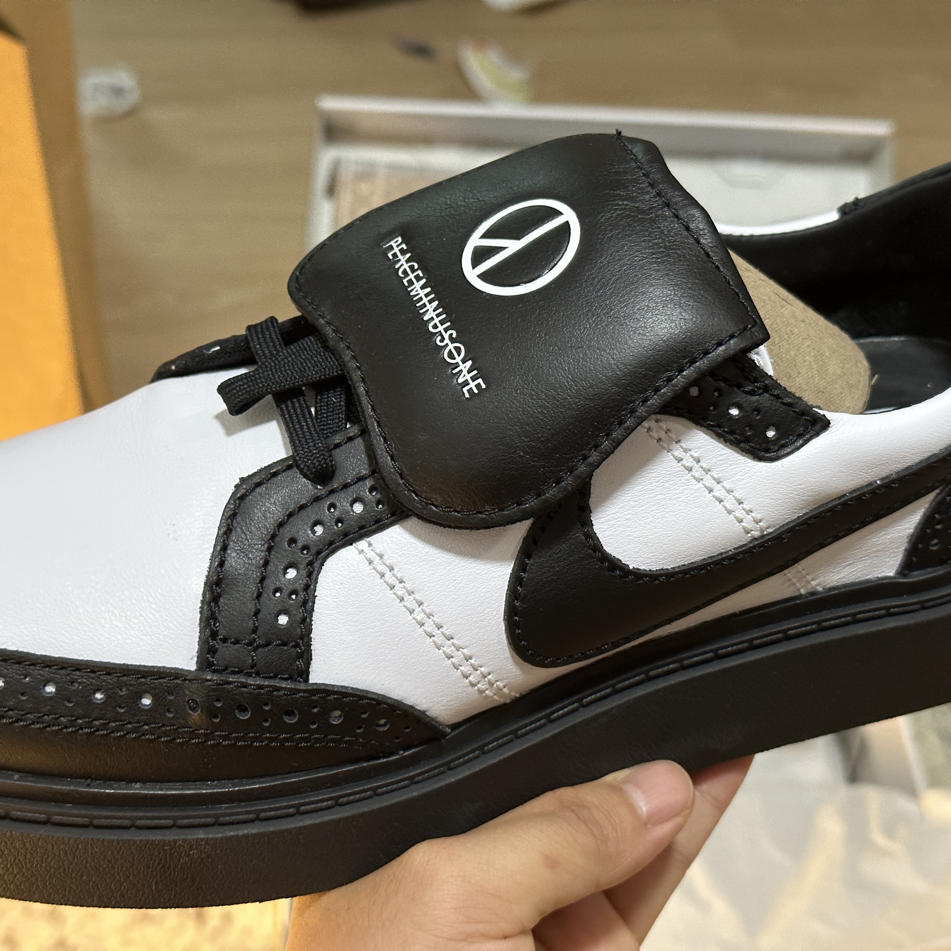 Nike x Peaceminusone Kwondo1 Black and White 착용 스타일 - 3