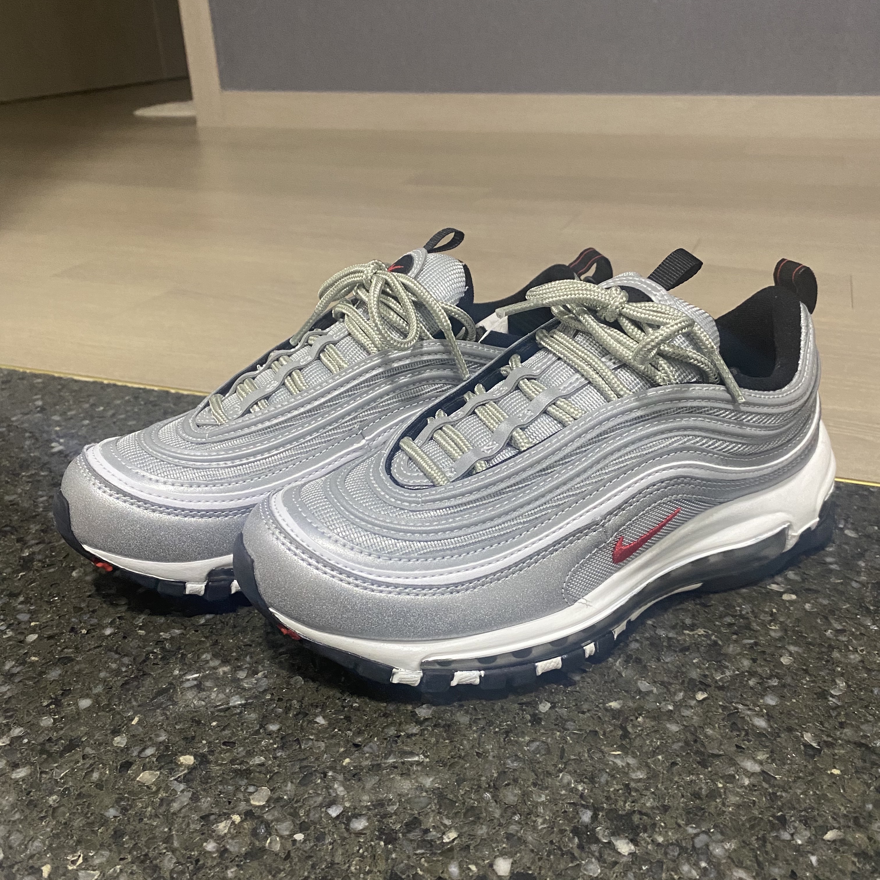 (W) Nike Air Max 97 OG Silver Bullet 2022 착용 스타일 - 1