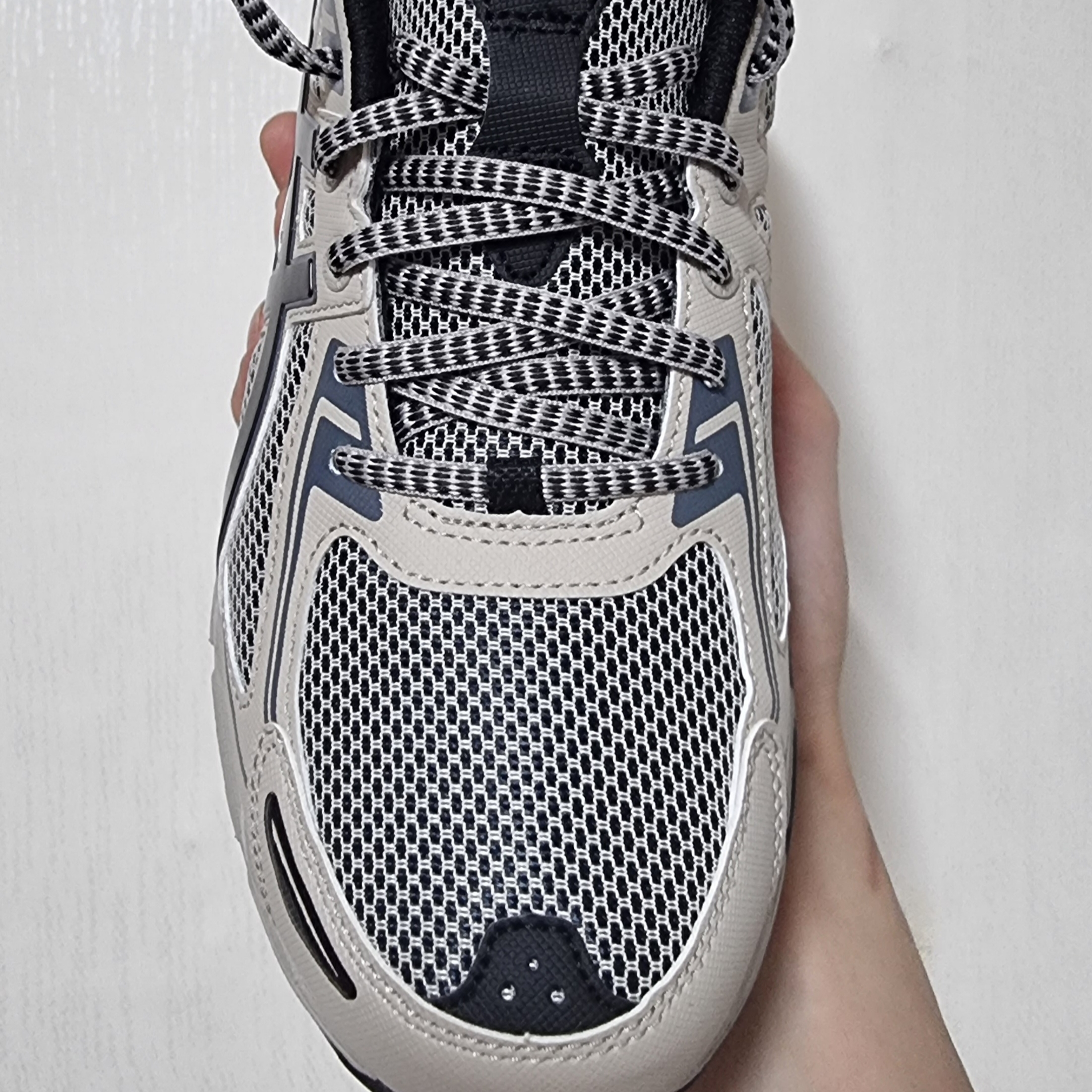 Asics Gel-Venture 6 Feather Grey Black 착용 스타일 - 3