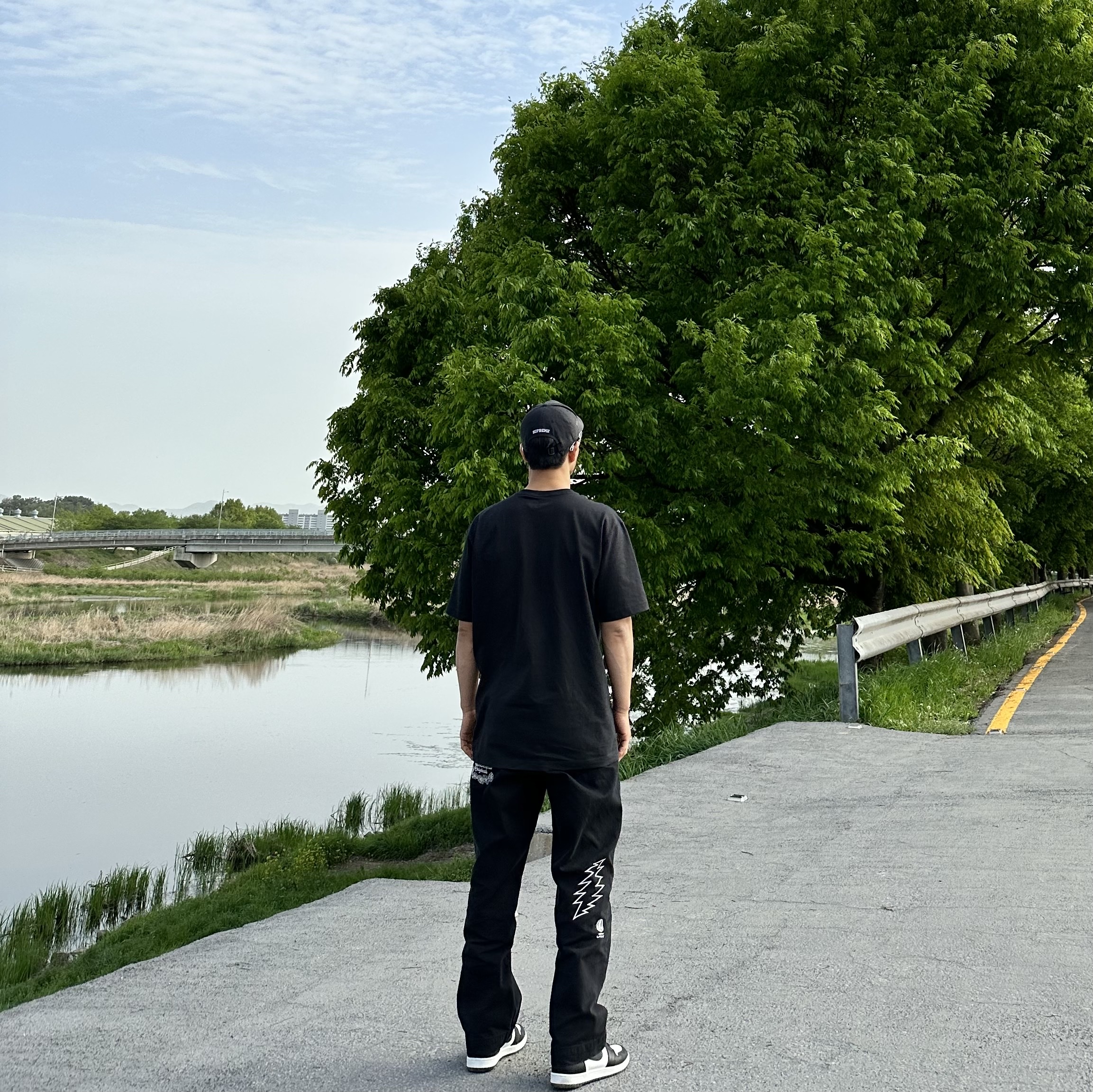 Thisisneverthat x Grateful Dead Iconography Work Pants Off Black 착용 스타일