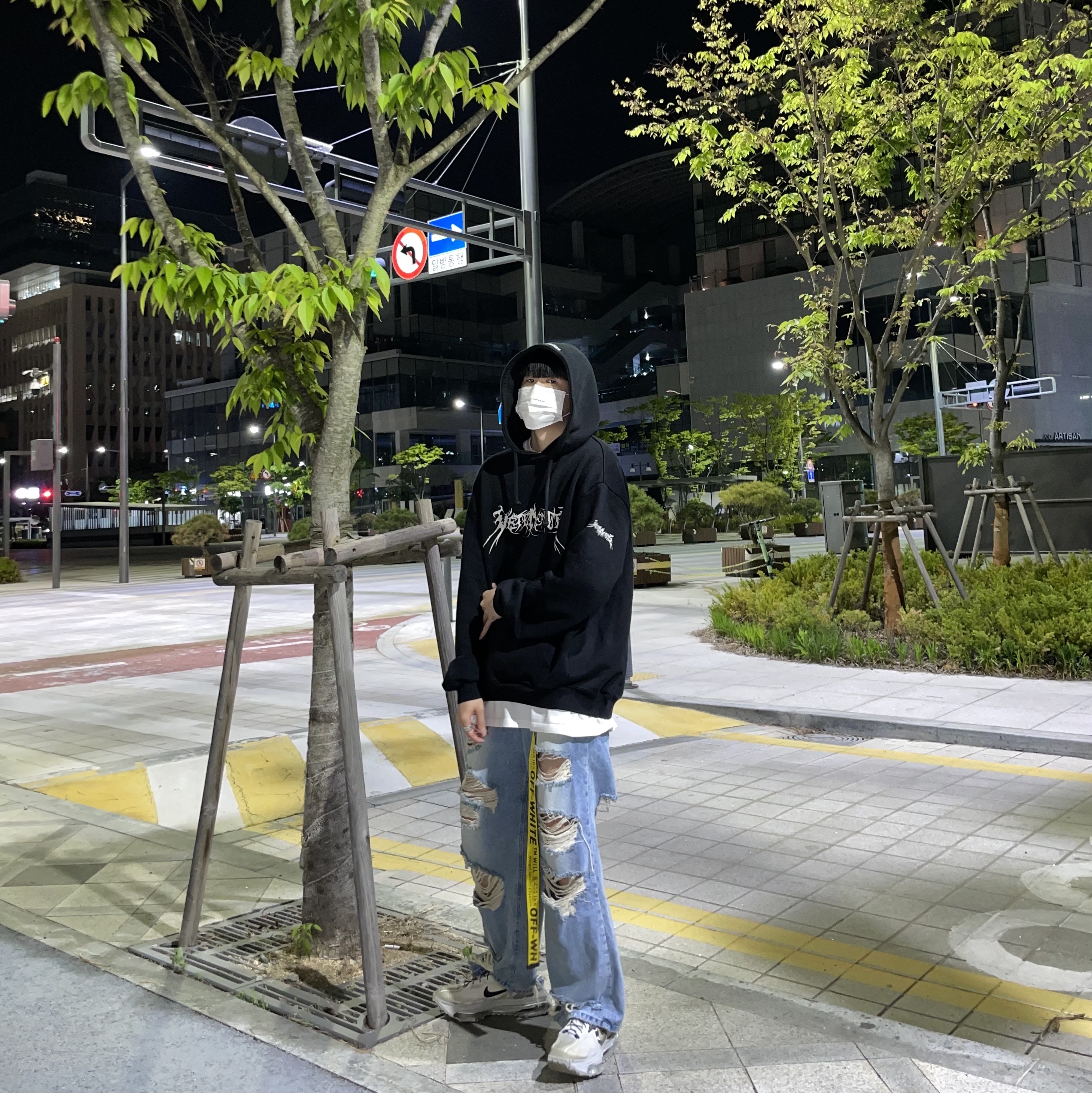 나이키 x 매튜 M 윌리엄스 줌 004 스톤 착용 스타일 - 1