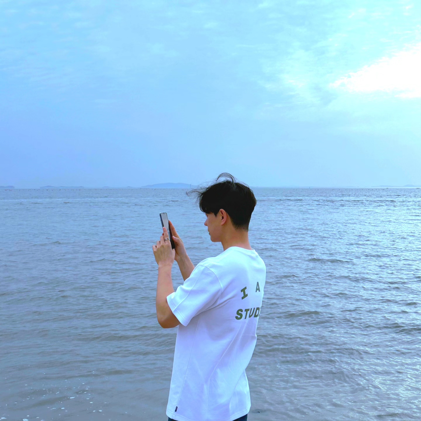 IAB Studio T-Shirt White Light Green, Gucci Ring with Double G Silver 착용 스타일
