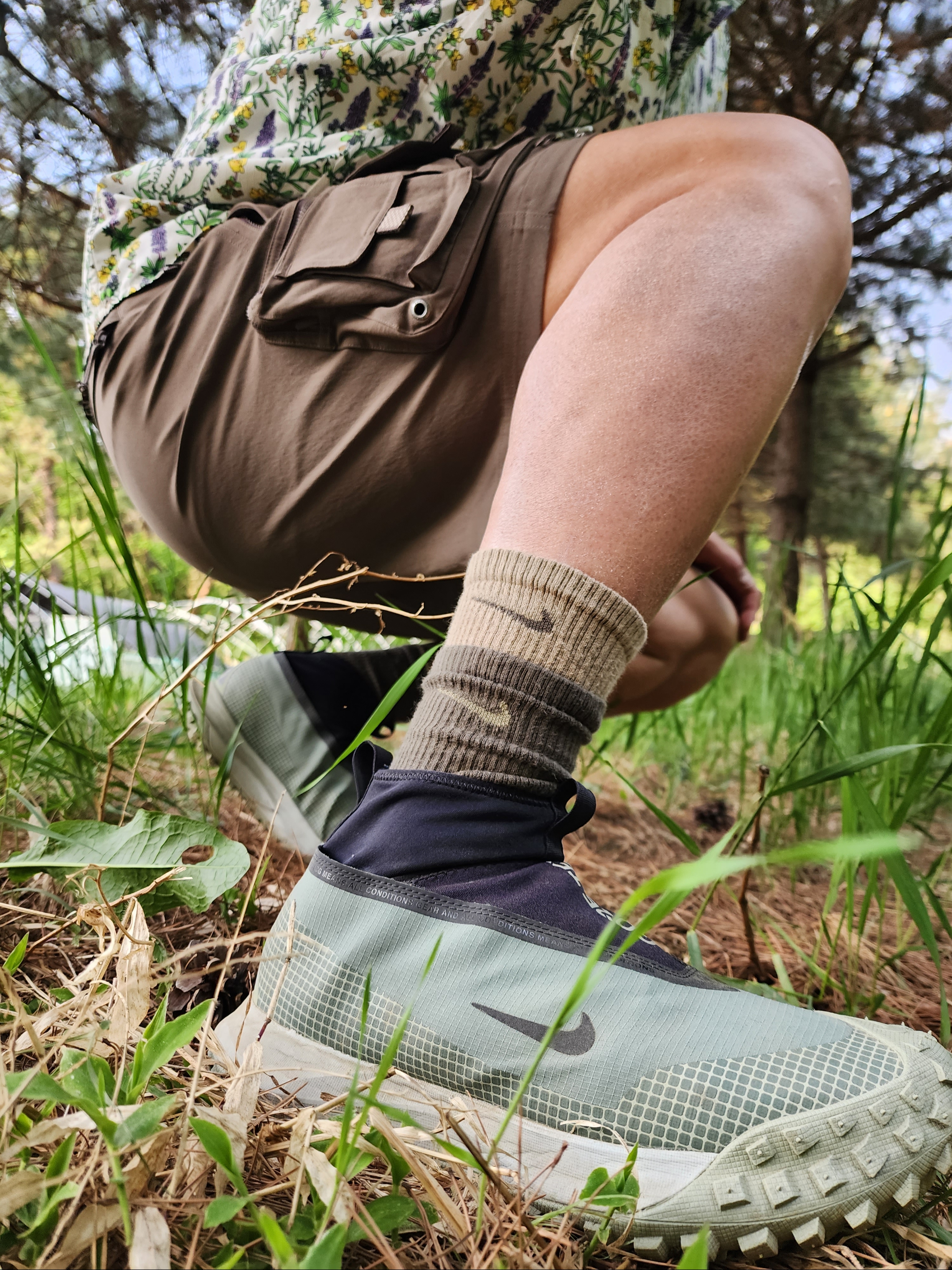 Nike ACG Devastation Trail Work Shirt Black - Asia, Nike ACG Cargo Shorts Ironstone - Asia 착용 스타일