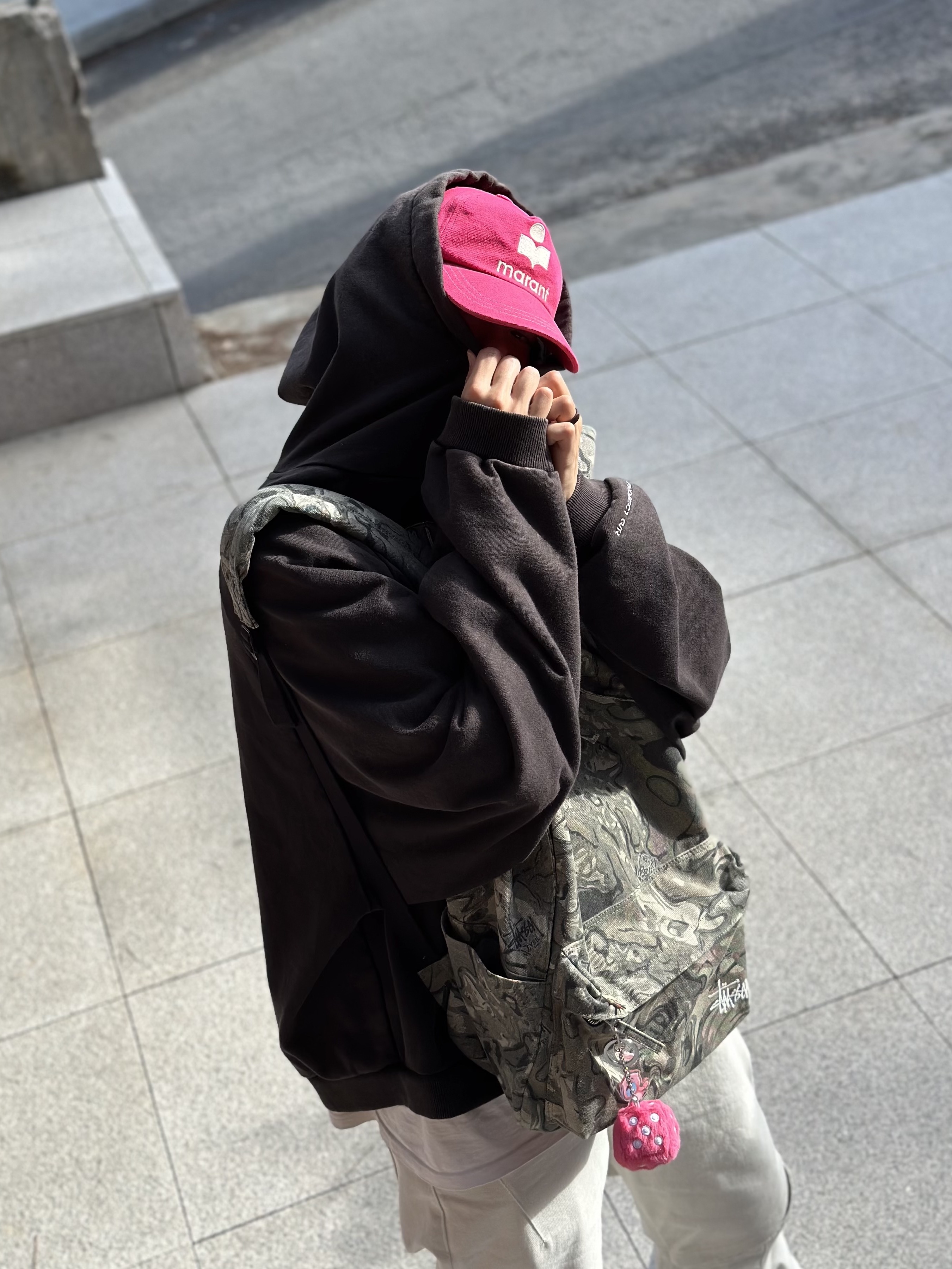(W) Isabel Marant Tyron Cap Fuchsia - 22SS, Project G/R Mind Slaughter Vintage Washeed Hoodie Black 착용 스타일 - 3