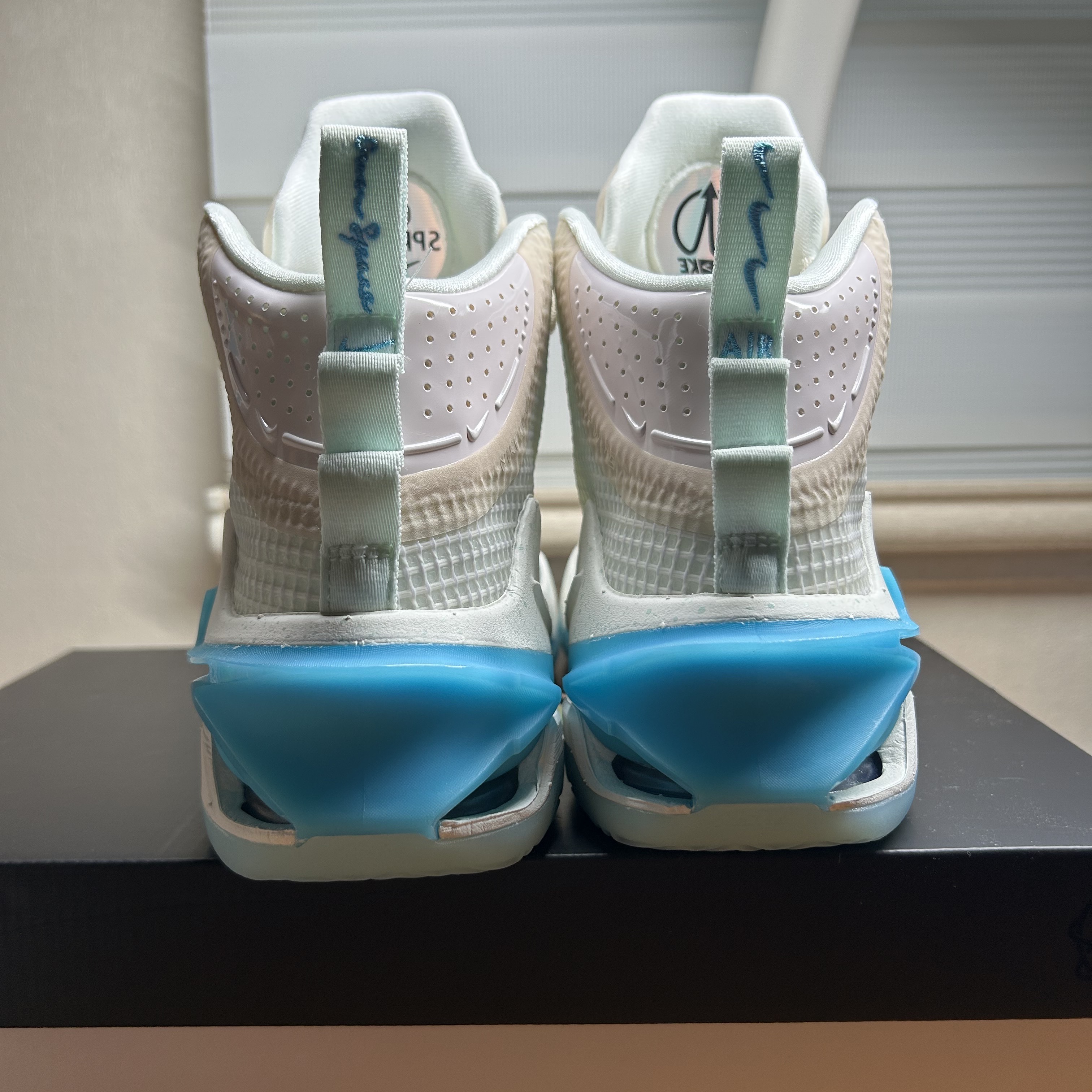 Nike Air Zoom GT Jump Vivid Sky 착용 스타일 - 4