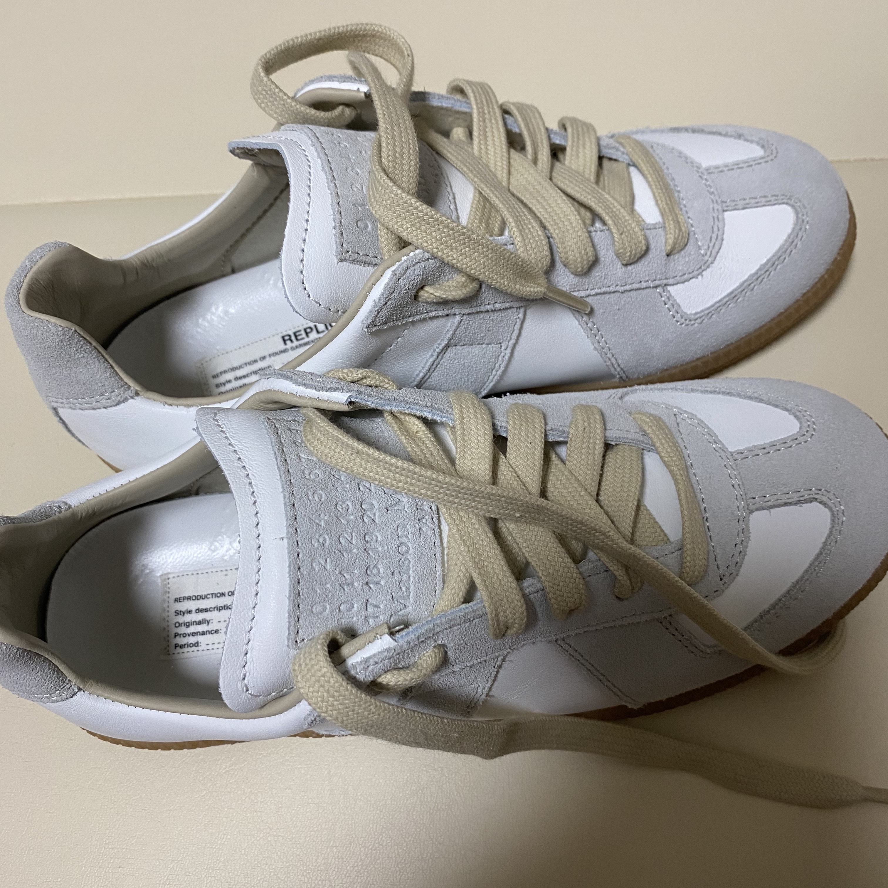 (W) Maison Margiela Calfskin Replica Sneakers White 착용 스타일