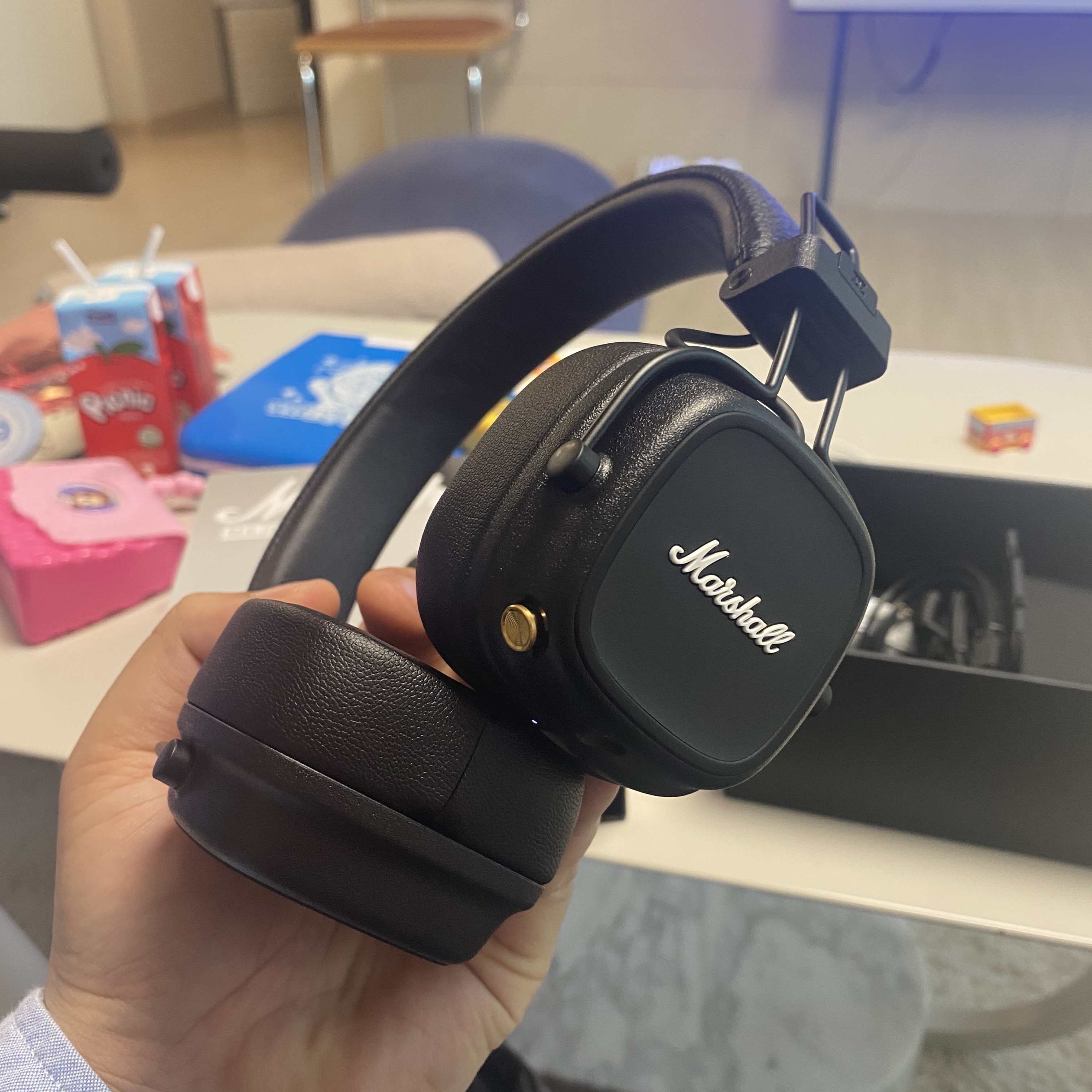 Marshall Major IV Black (Korean Ver.) 착용 스타일 - 1