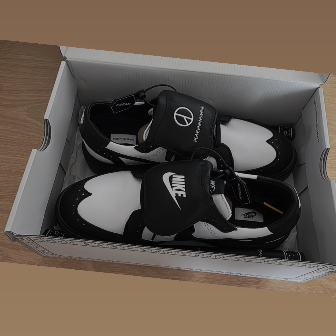 Nike x Peaceminusone Kwondo1 Black and White 착용 스타일 - 2
