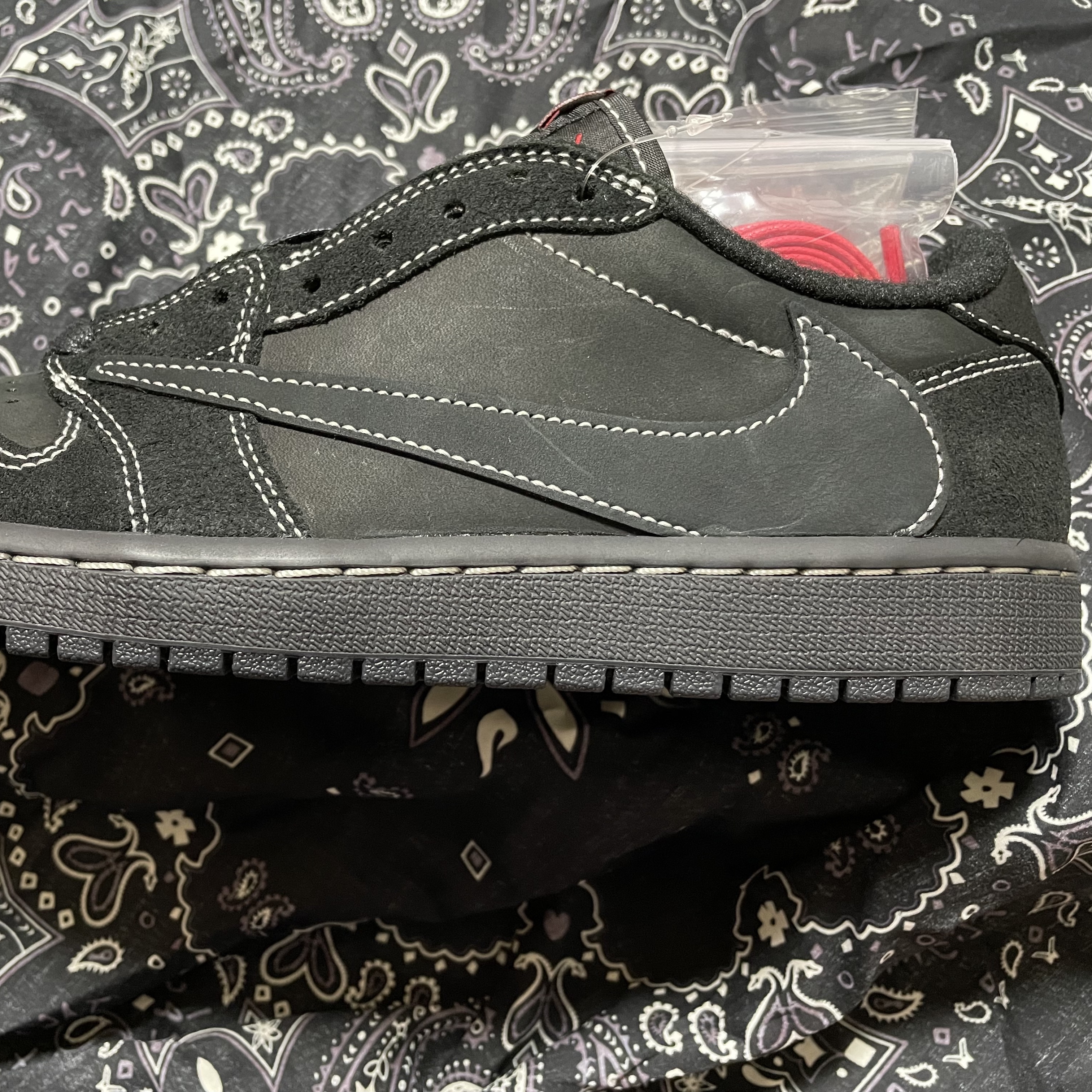 Jordan 1 x Travis Scott Retro Low OG SP Black Phantom 착용 스타일