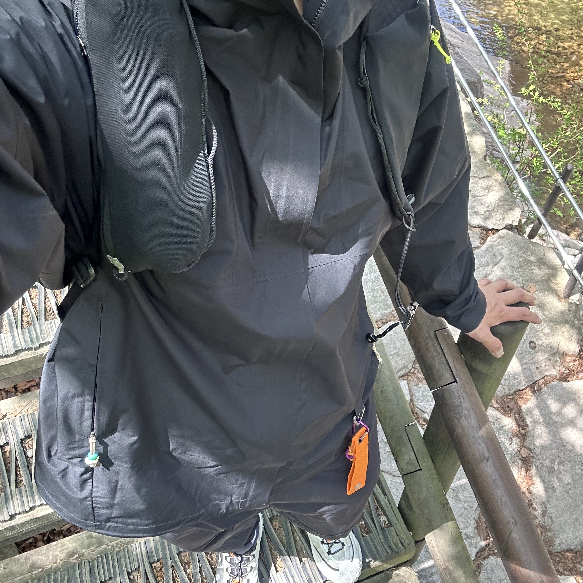 Nike ACG Storm-Fit ADV Cascade Rains Full Zip Jacket Black - Asia, Nike ACG Mountain Fly 2 Low Summit White and Bright Mandarin 착용 스타일