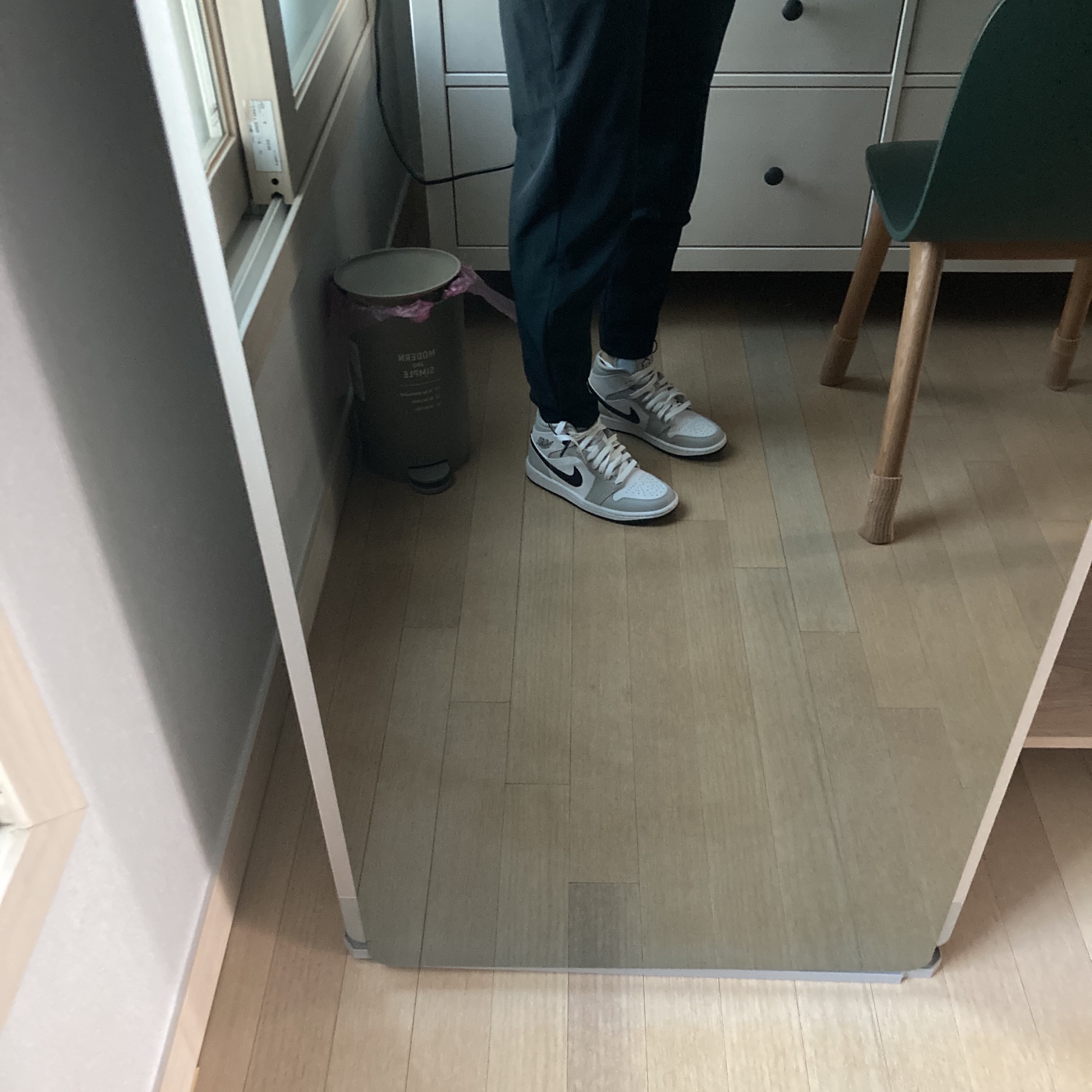 (W) Jordan 1 Mid Grey Fog 착용 스타일