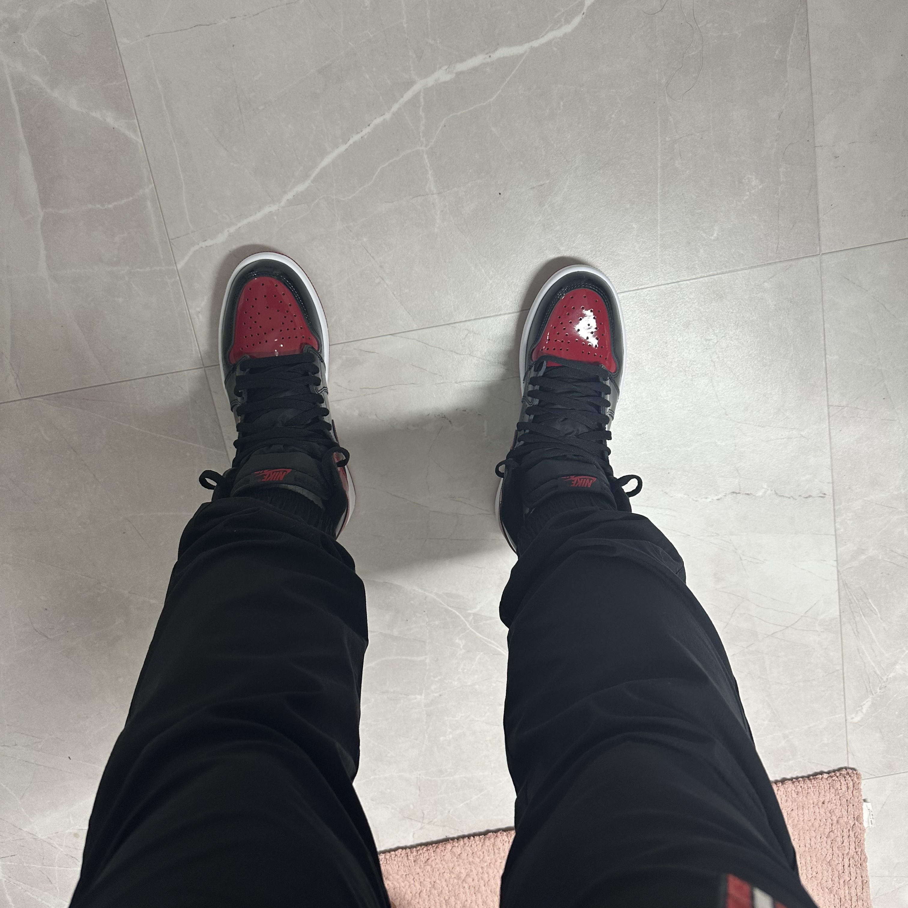 Jordan 1 Retro High OG Patent Bred 착용 스타일