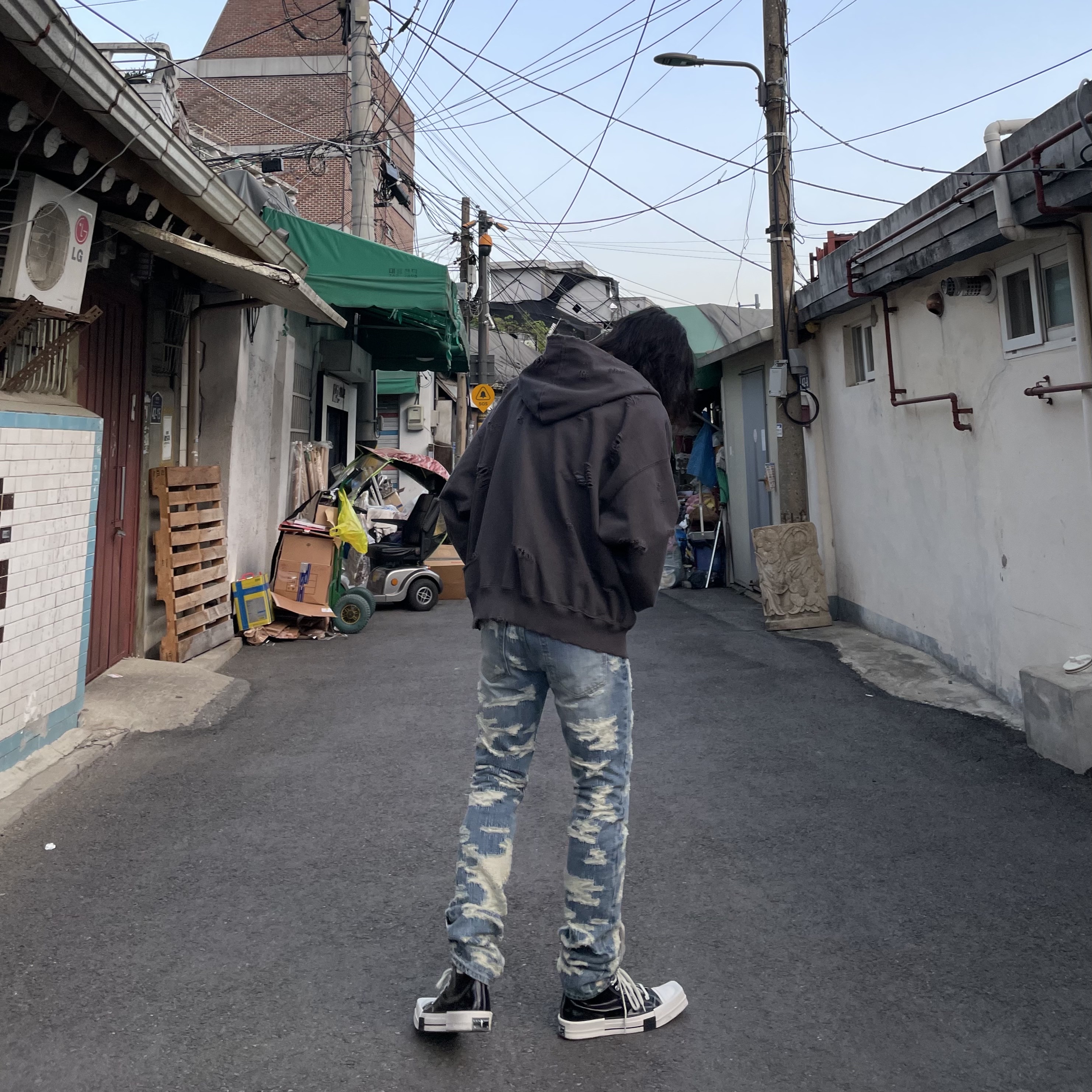 Undermycar Otter Oversized Damage-Washed Hood Zip-Up Hunter Green - 23SS, Converse x Drkshdw Turbodrk Chuck 70 Hi Black Lacquered Denim 착용 스타일