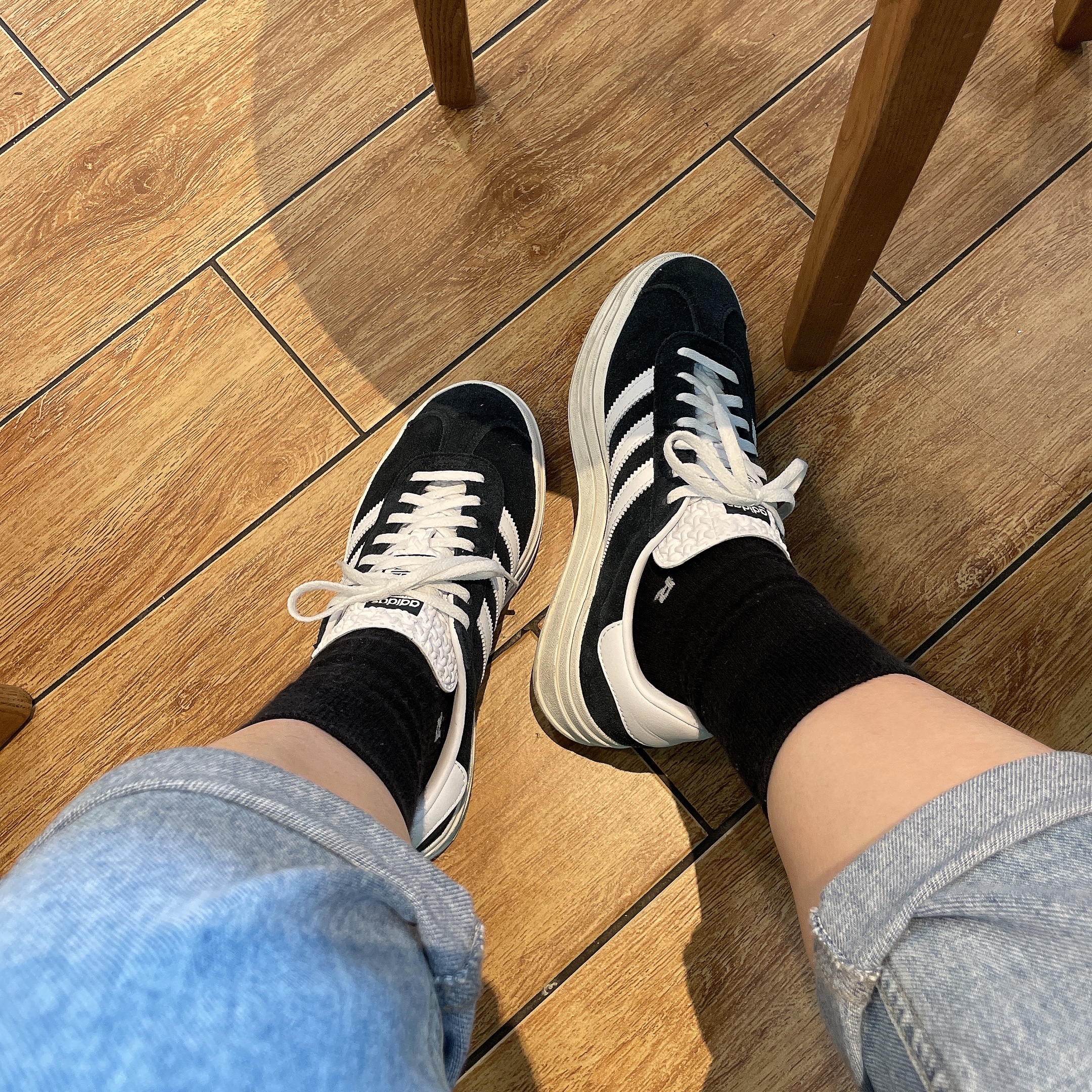 (W) Adidas Gazelle Bold Core Black Cloud White 착용 스타일