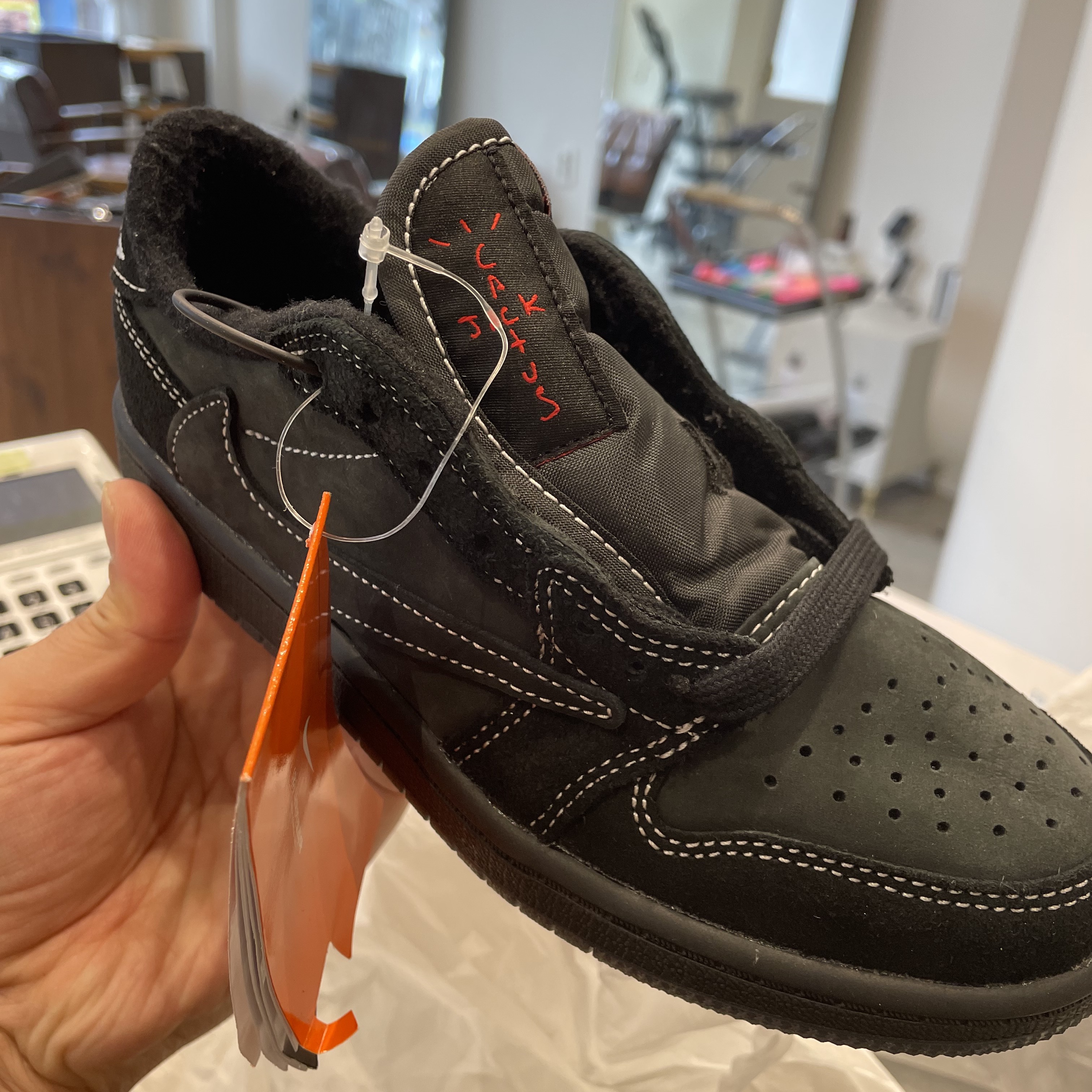 (PS) Jordan 1 x Travis Scott Retro Low OG SP Black Phantom 착용 스타일 - 2