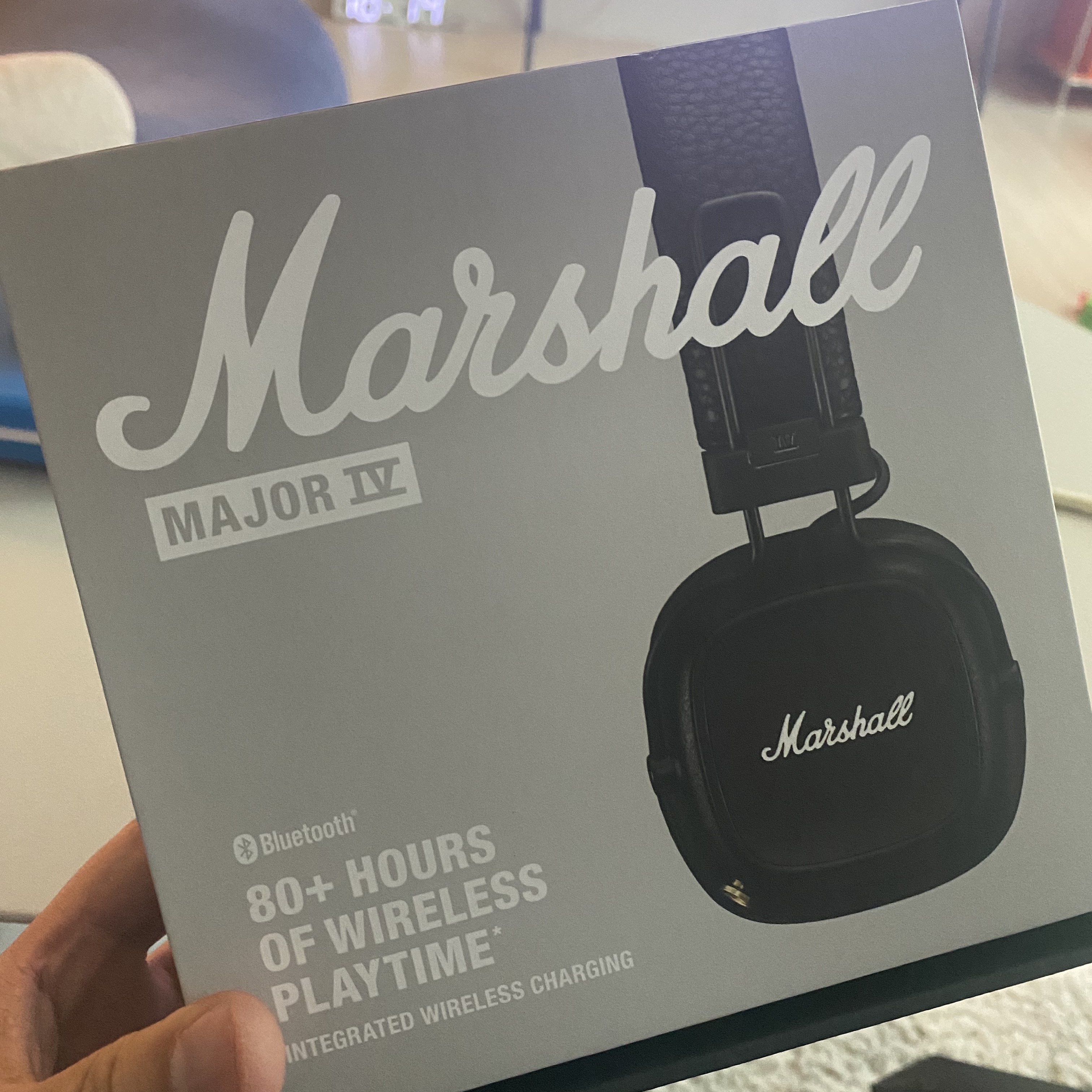 Marshall Major IV Black (Korean Ver.) 착용 스타일 - 2