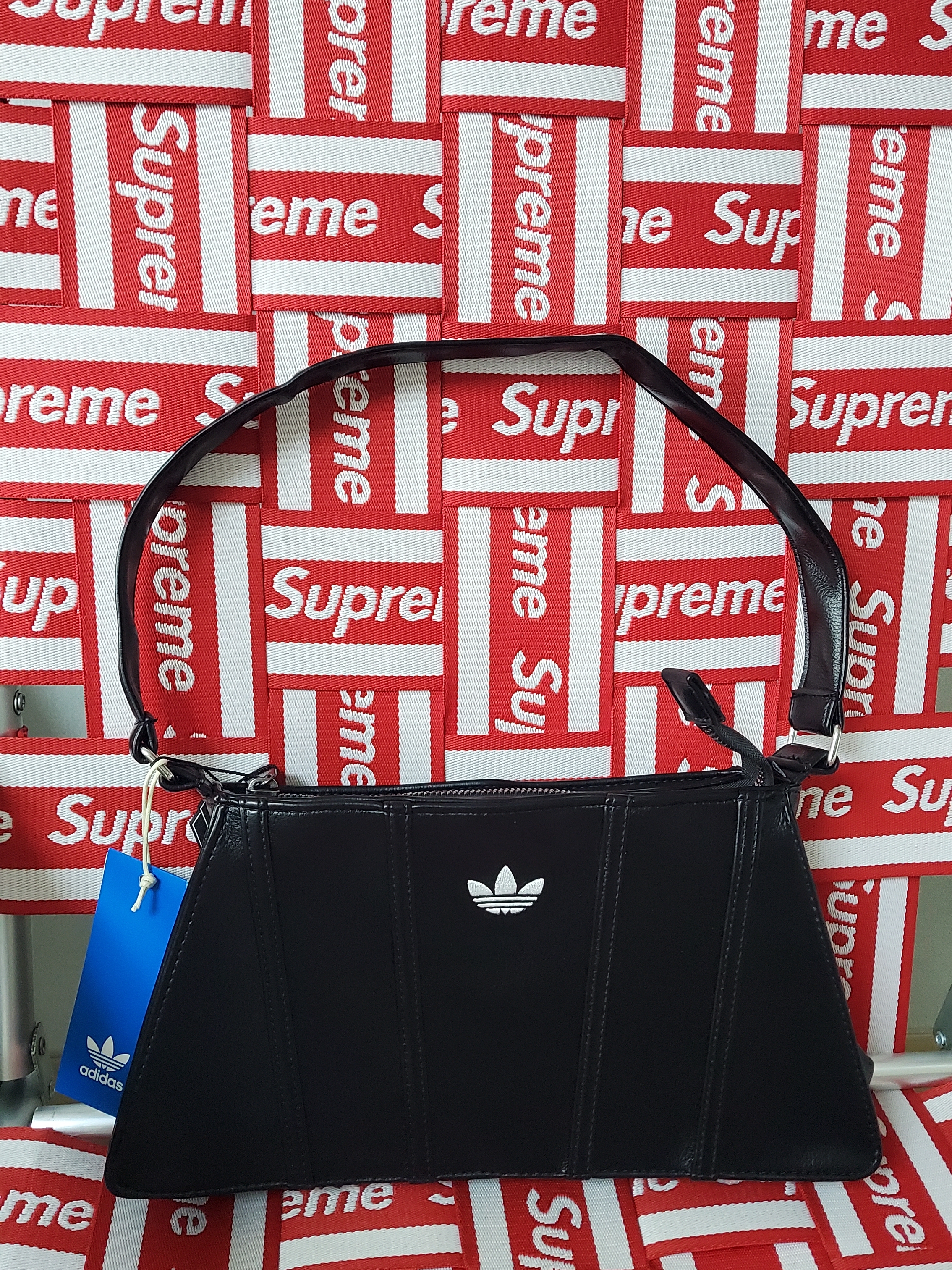 Adidas Mini Airliner Bag Black 착용 스타일