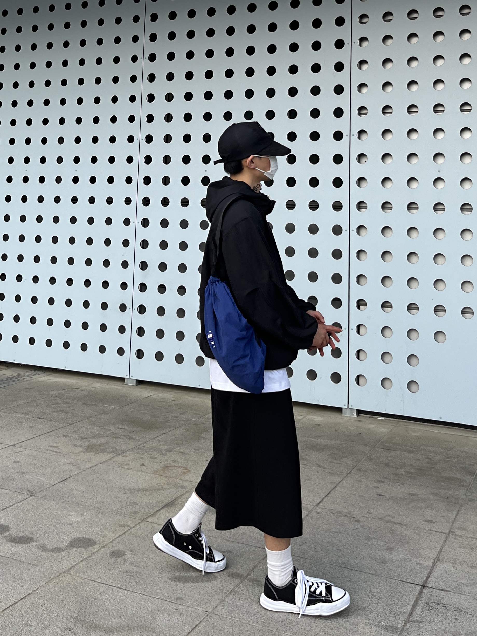Maison Mihara Yasuhiro Peterson OG Sole Canvas Low Sneakers Black 착용 스타일 - 3