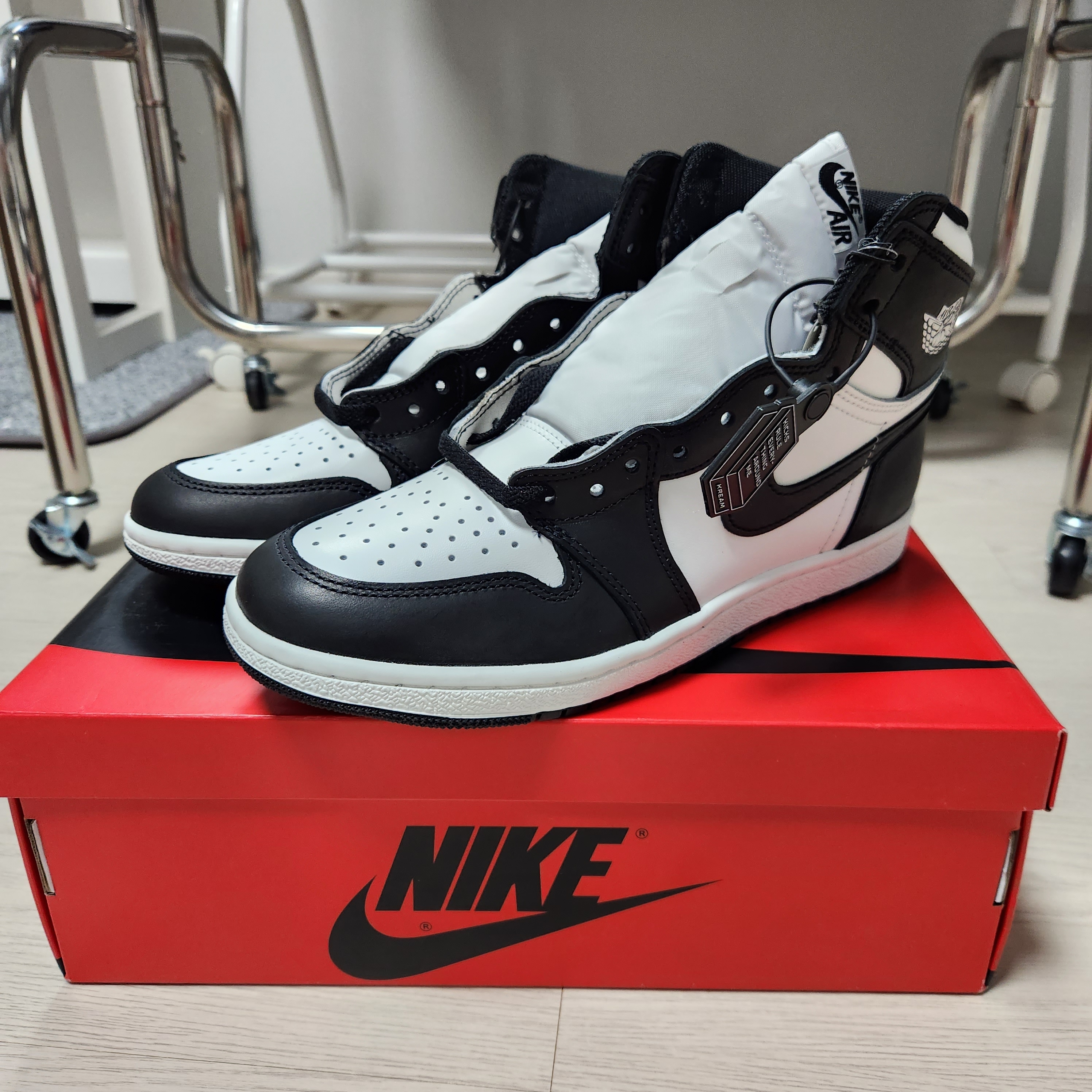 Jordan 1 High 85 Black White 착용 스타일 - 5