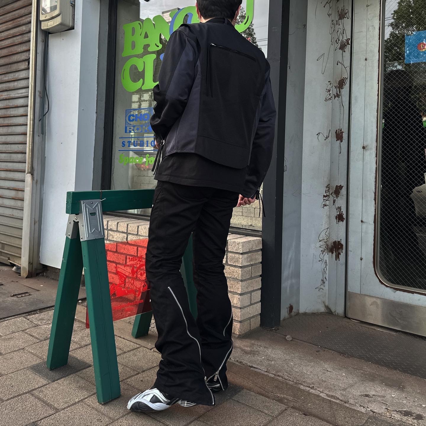 Balenciaga Tyrex Sneakers Black Grey 착용 스타일