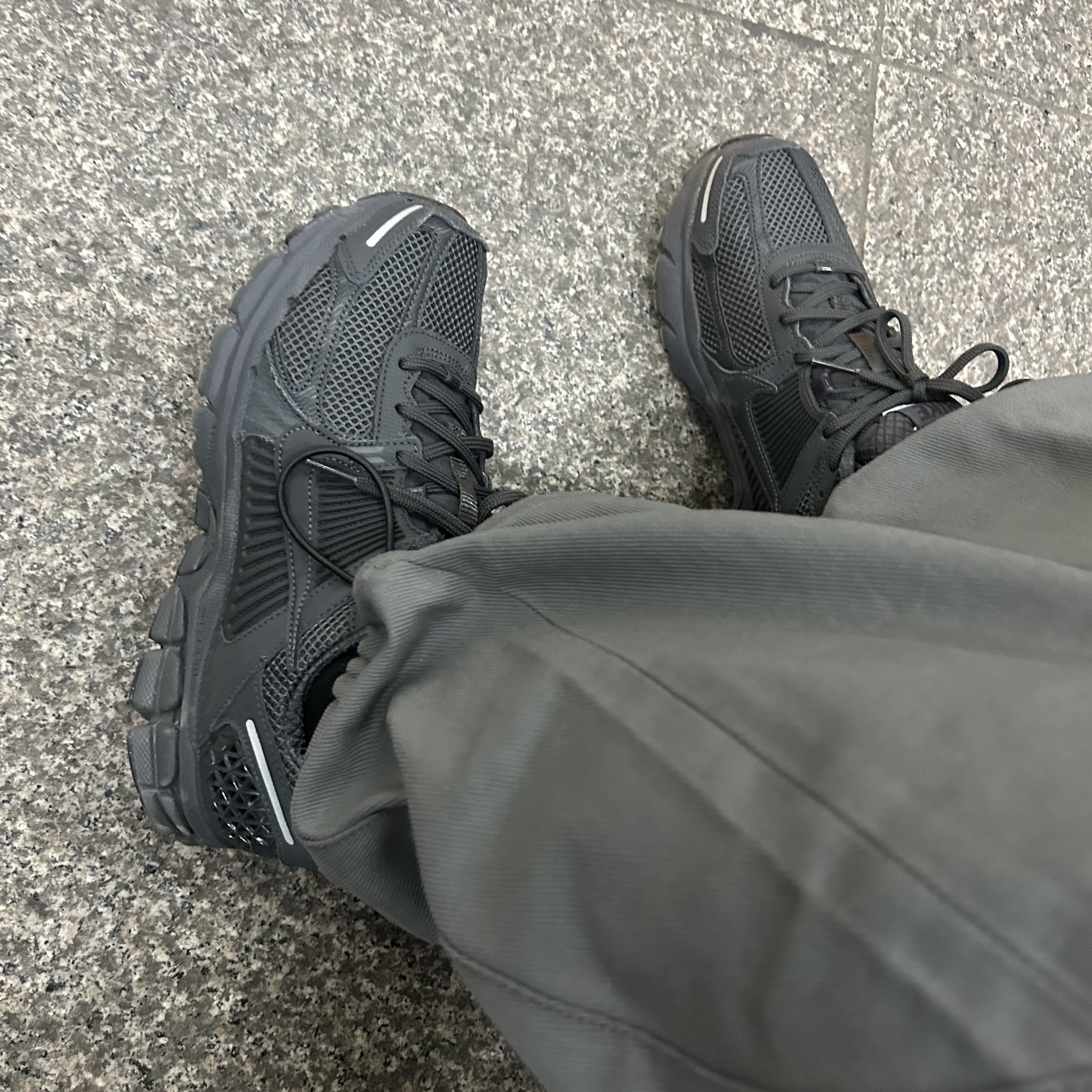 Nike Zoom Vomero 5 SP Anthracite 2023 착용 스타일