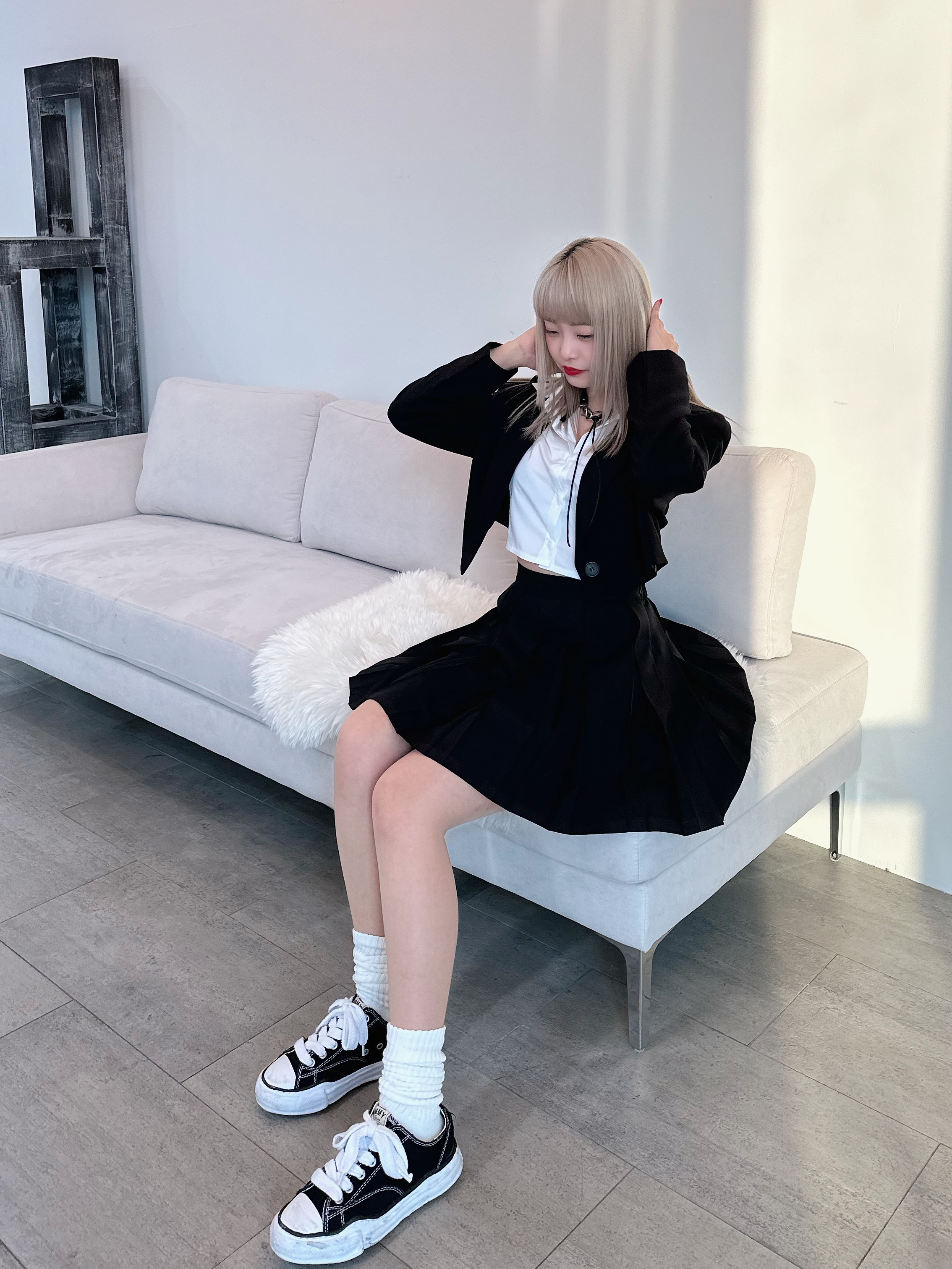 Maison Mihara Yasuhiro Peterson OG Sole Canvas Low Sneakers Black, Our Legacy Ladon Leather Keychain Black 착용 스타일 - 4