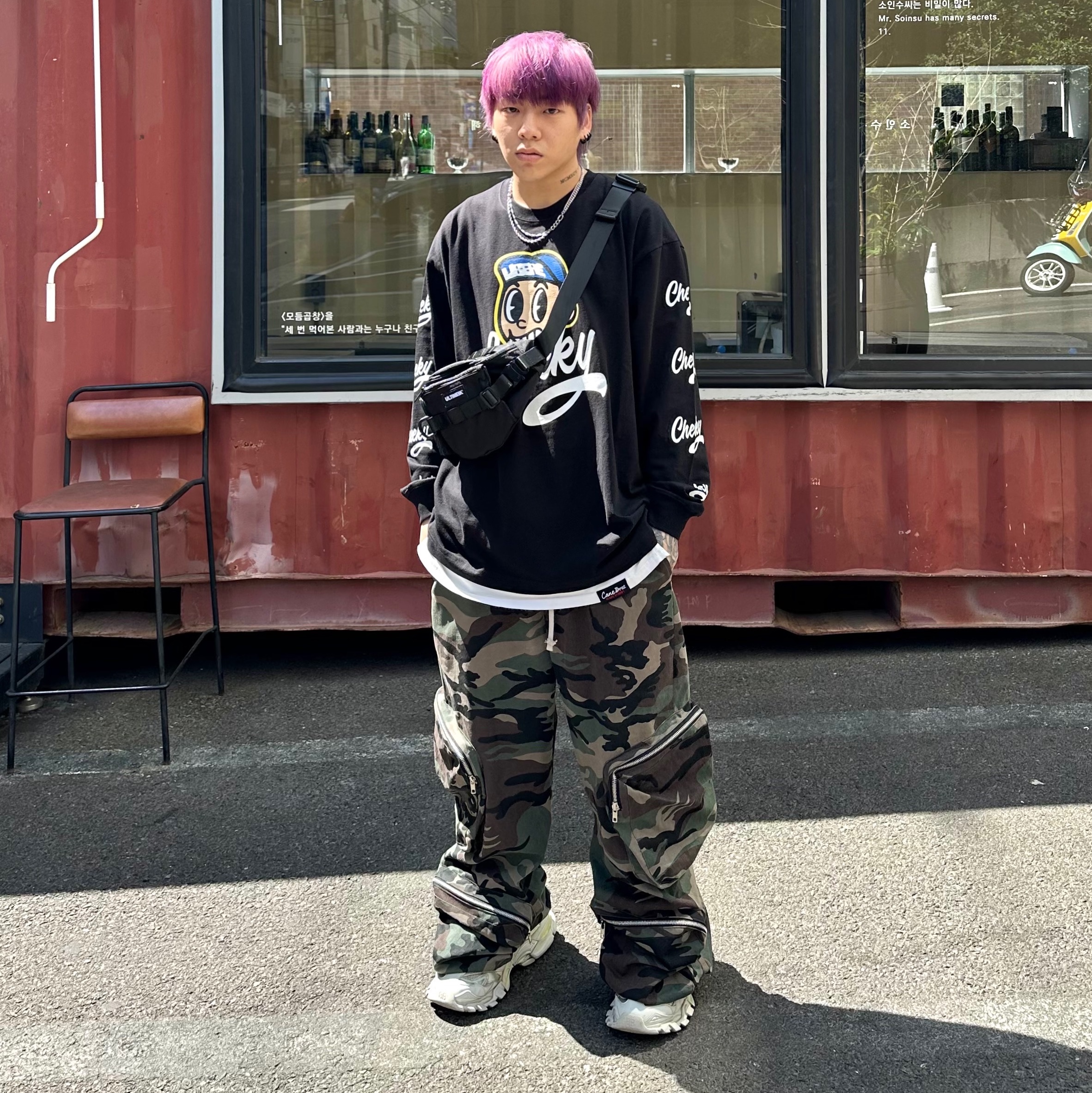 Balenciaga Track.2 Sneakers White Grey 착용 스타일 - 3