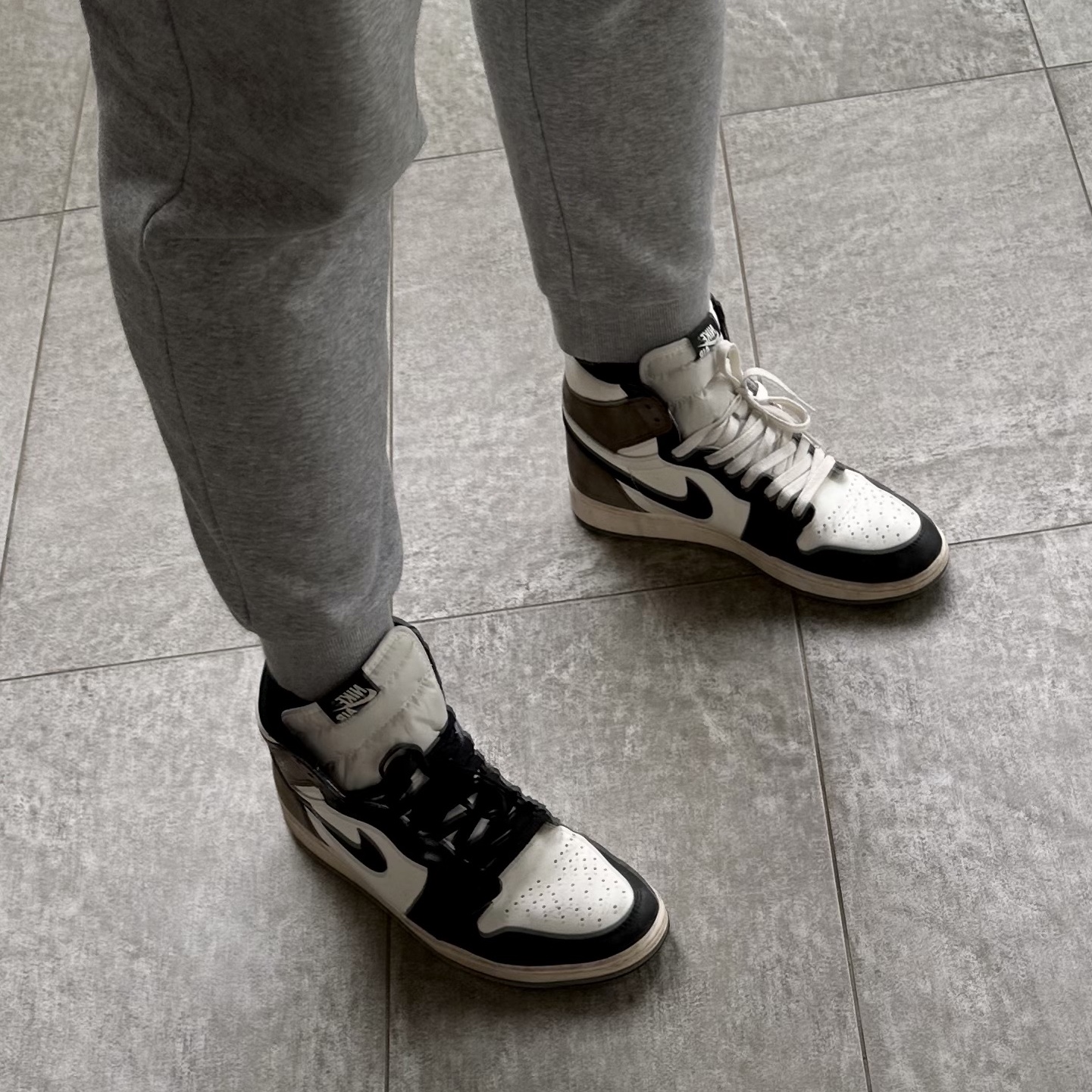 Jordan 1 Retro High OG Black Mocha 착용 스타일 - 3