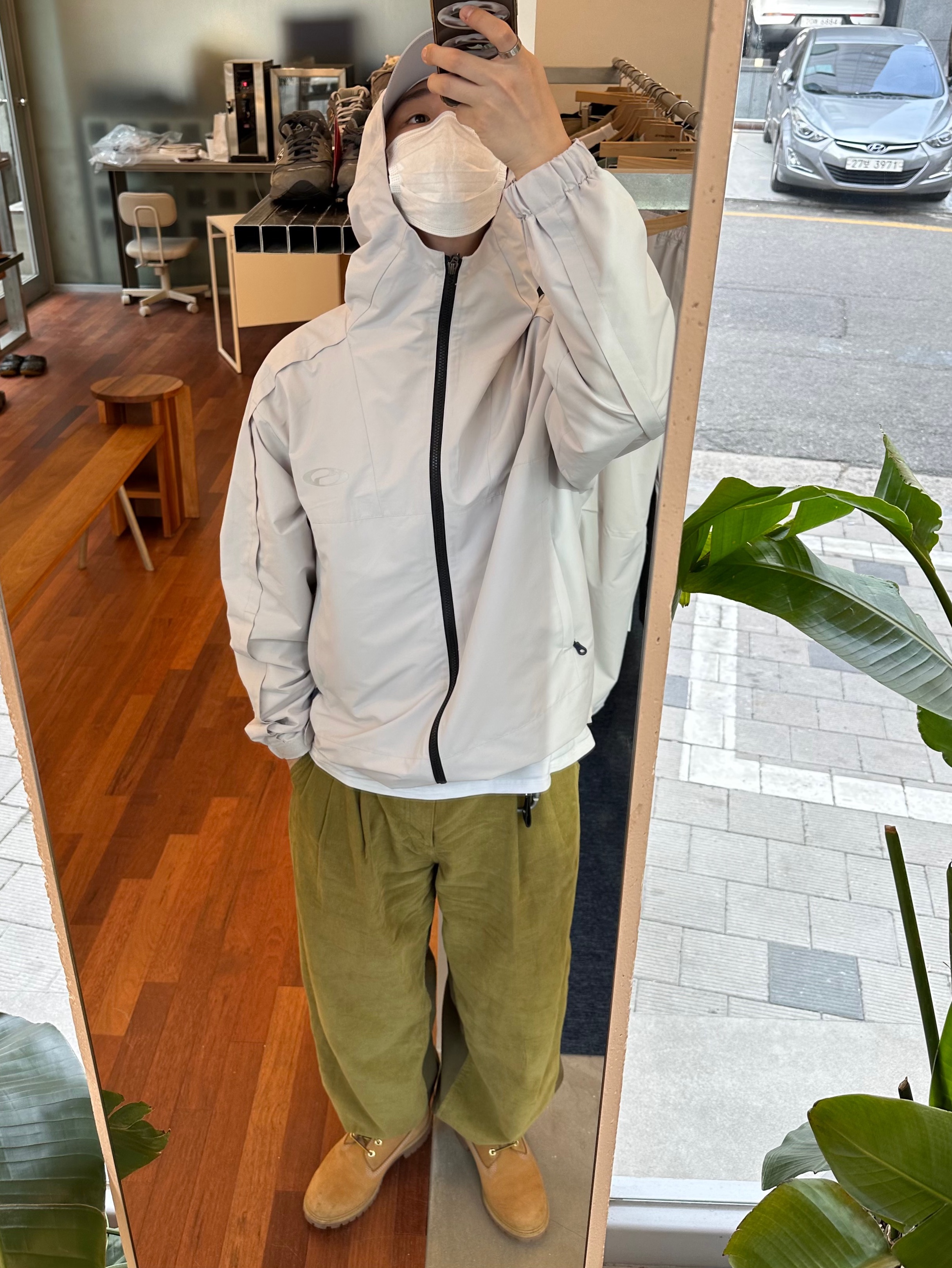 Sansan Gear Corduroy Pants Olive - 22FW, Montblanc Sartorial Key Fob Black 착용 스타일 - 2