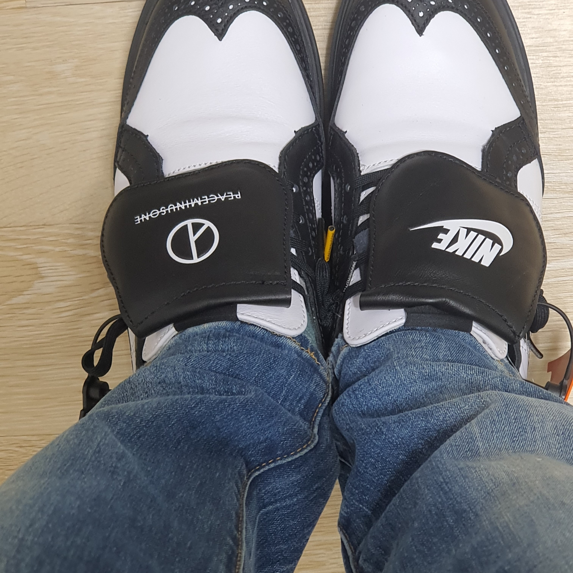나이키 x 피스마이너스원 퀀도1 블랙 앤 화이트 착용 스타일 - 3