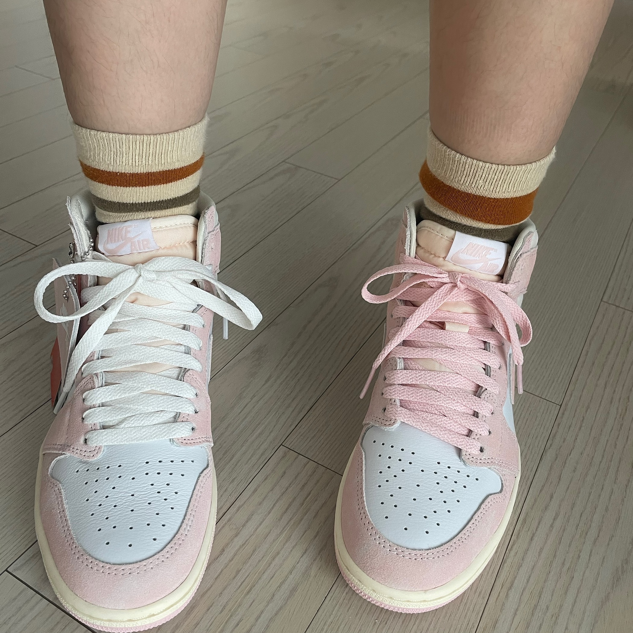 (W) Jordan 1 Retro High OG Coconut Milk and Sail 착용 스타일 - 3