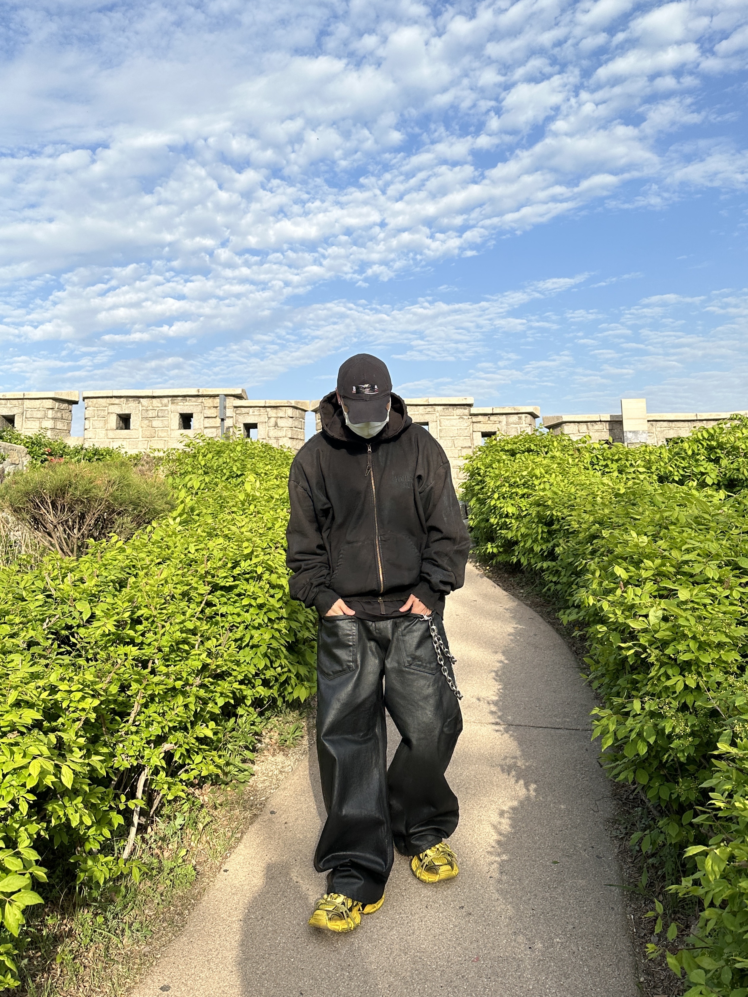 Undermycar Soundwave Dirty Coated Hood Zip-Up Black Oil - 23SS, Project G/R Coated Backward Denim Pants Black 착용 스타일 - 3