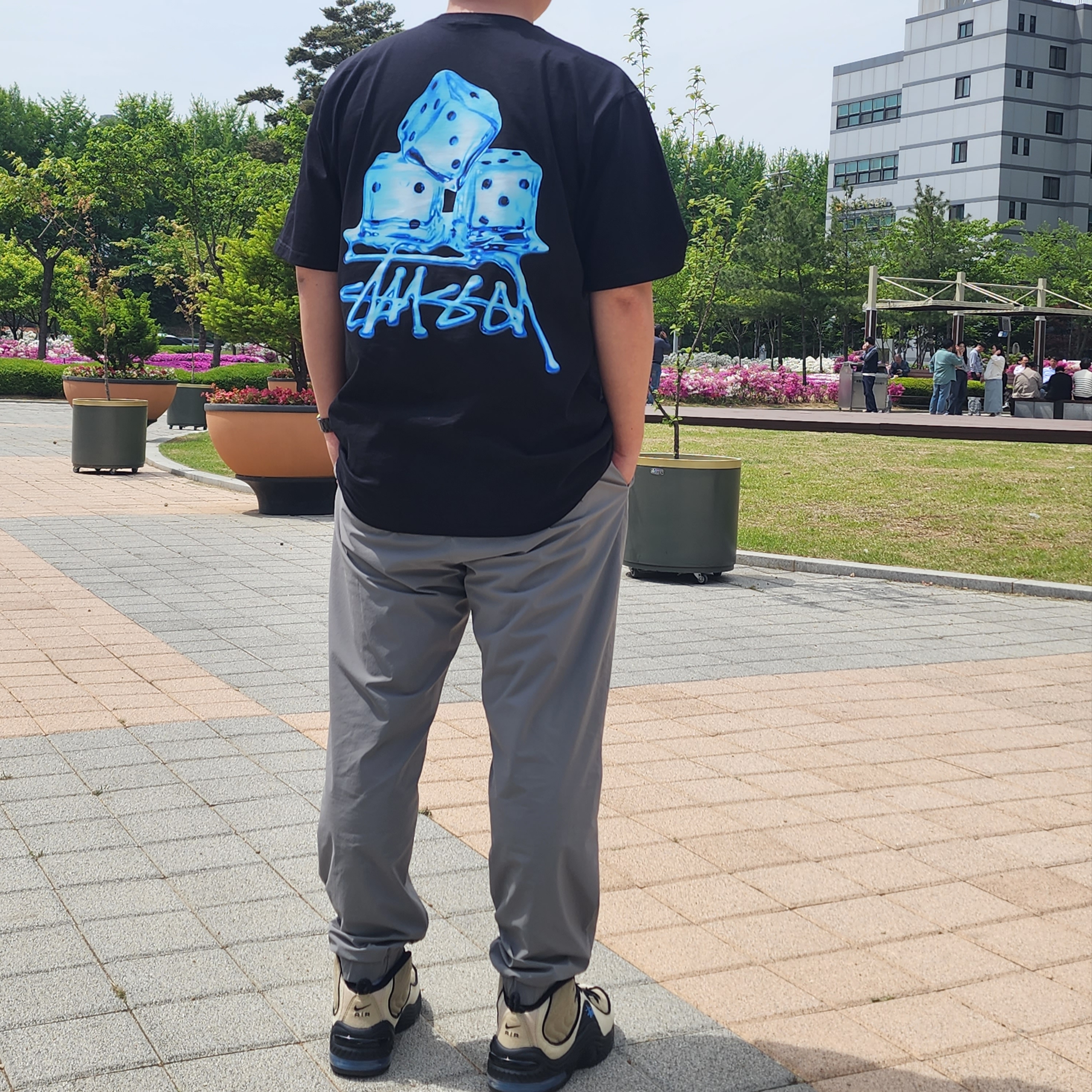 Stussy Melted T-Shirt Black, Nike x Stussy Air Penny II Rattan and Limestone 착용 스타일