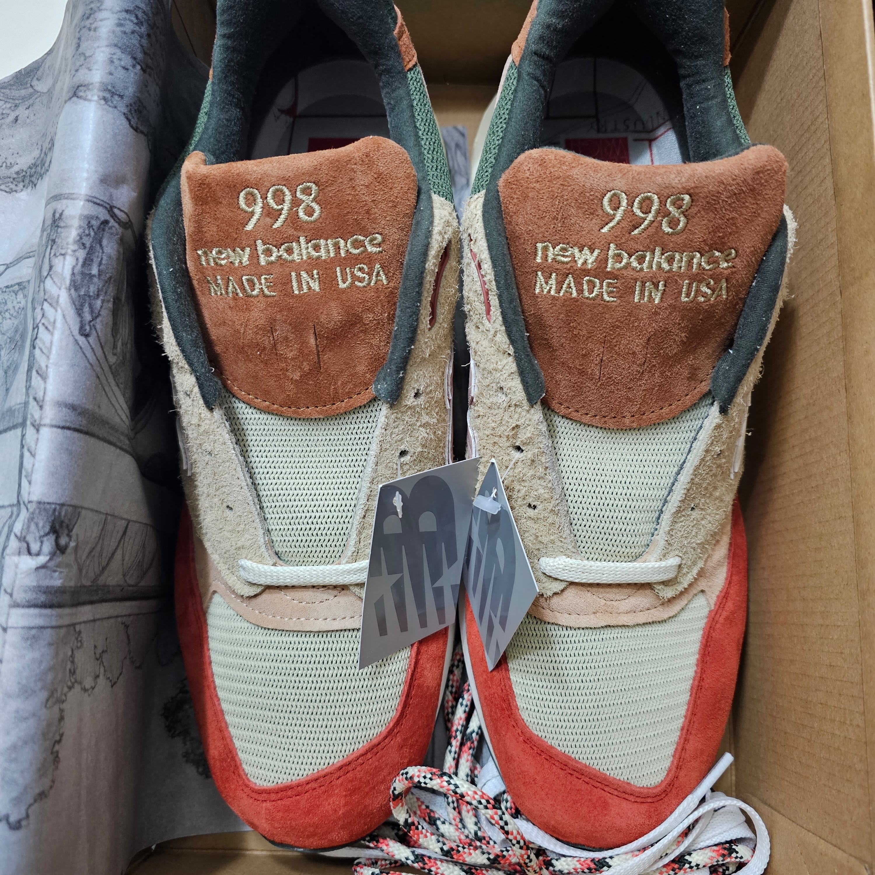 New Balance x Ronnie Fieg x Frank Lloyd 998 Broadacre City Beige 착용 스타일 - 4