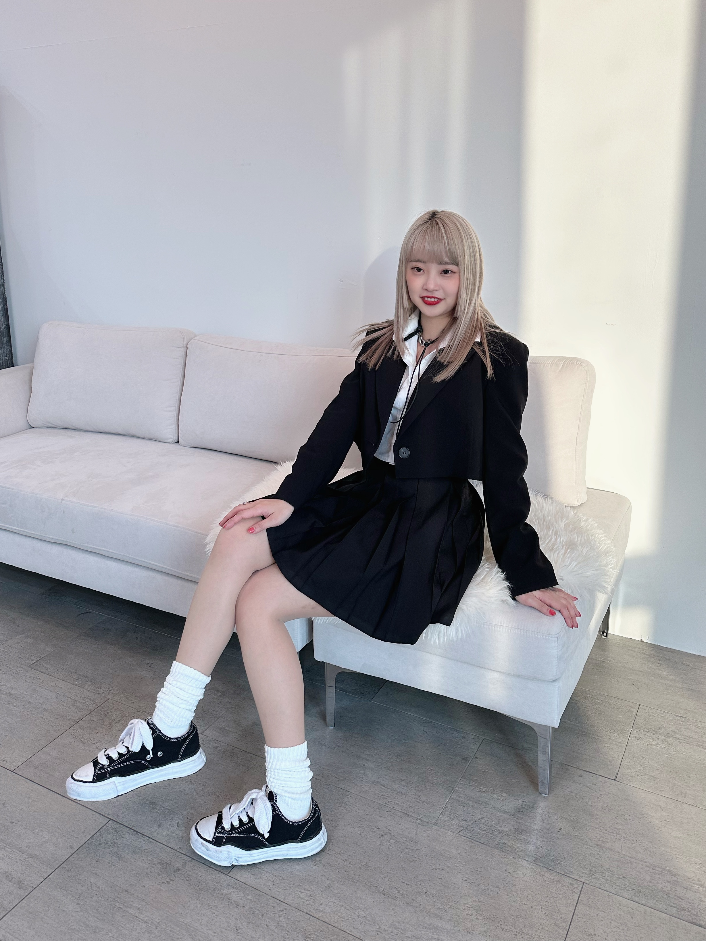 Maison Mihara Yasuhiro Peterson OG Sole Canvas Low Sneakers Black, Our Legacy Ladon Leather Keychain Black 착용 스타일 - 1