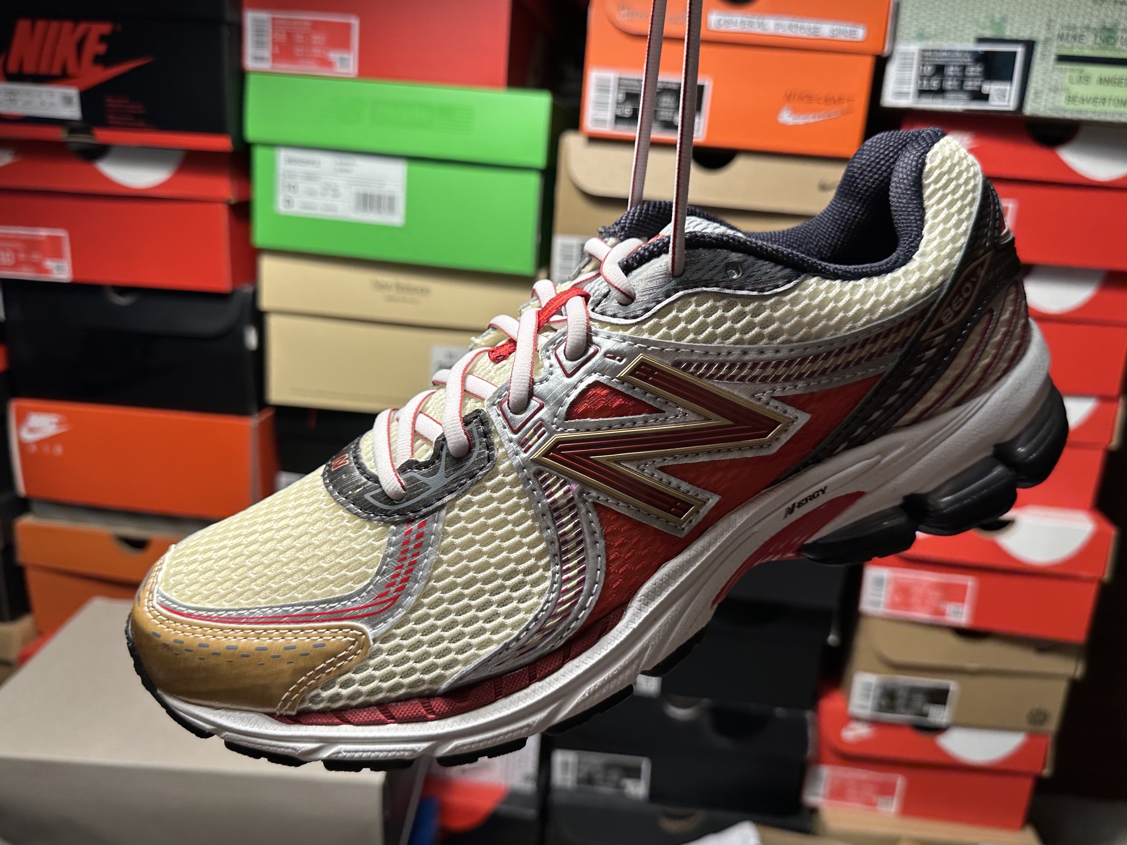 New Balance x Aime Leon Dore 860v2 Blue, New Balance x Aime Leon Dore 860v2 Red 착용 스타일 - 4