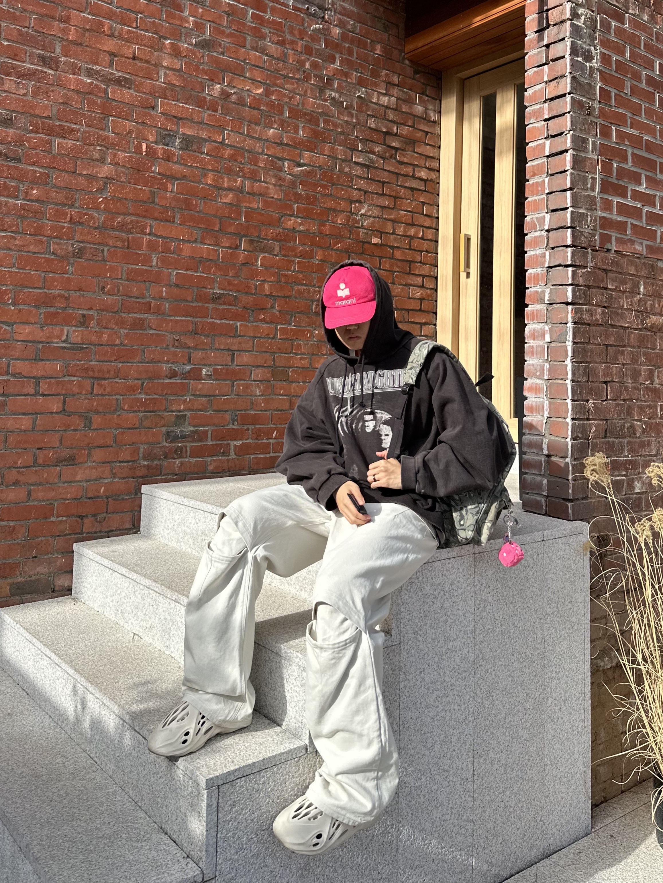 (W) Isabel Marant Tyron Cap Fuchsia - 22SS, Project G/R Mind Slaughter Vintage Washeed Hoodie Black 착용 스타일 - 2
